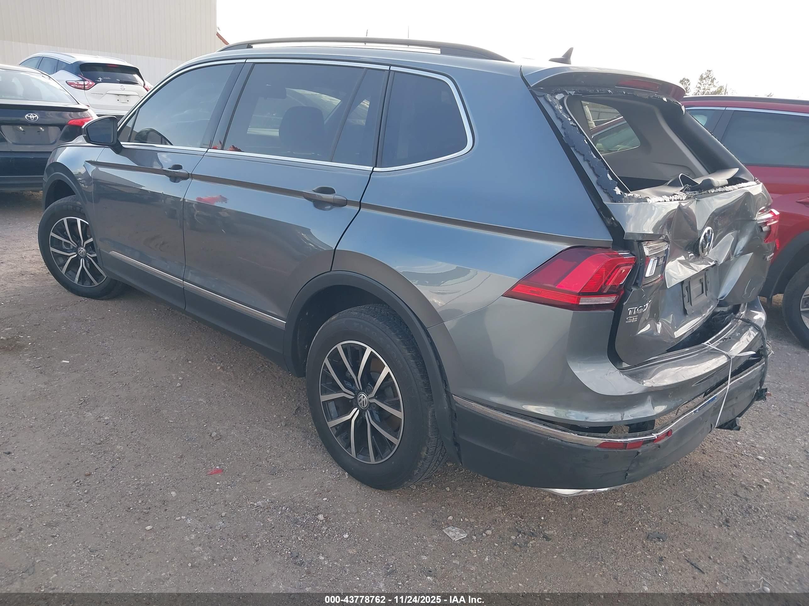 VOLKSWAGEN TIGUAN image 3