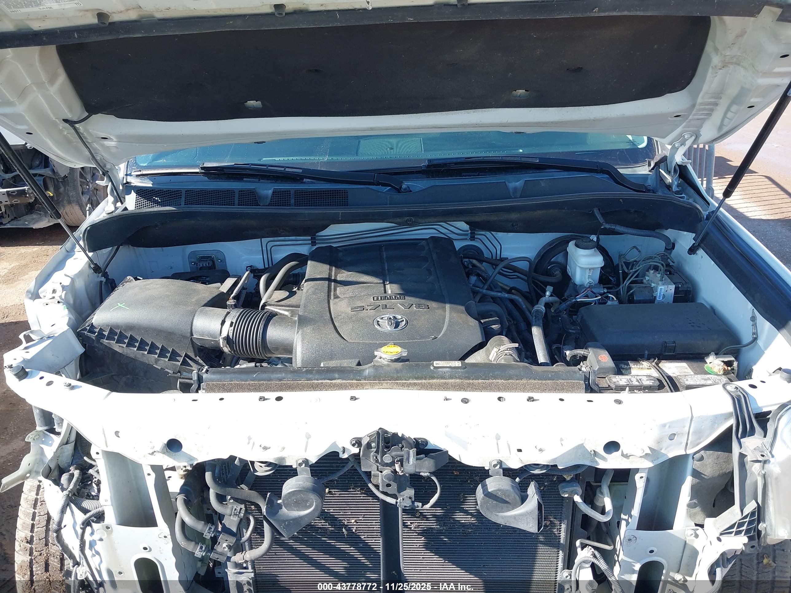 TOYOTA TUNDRA image 10