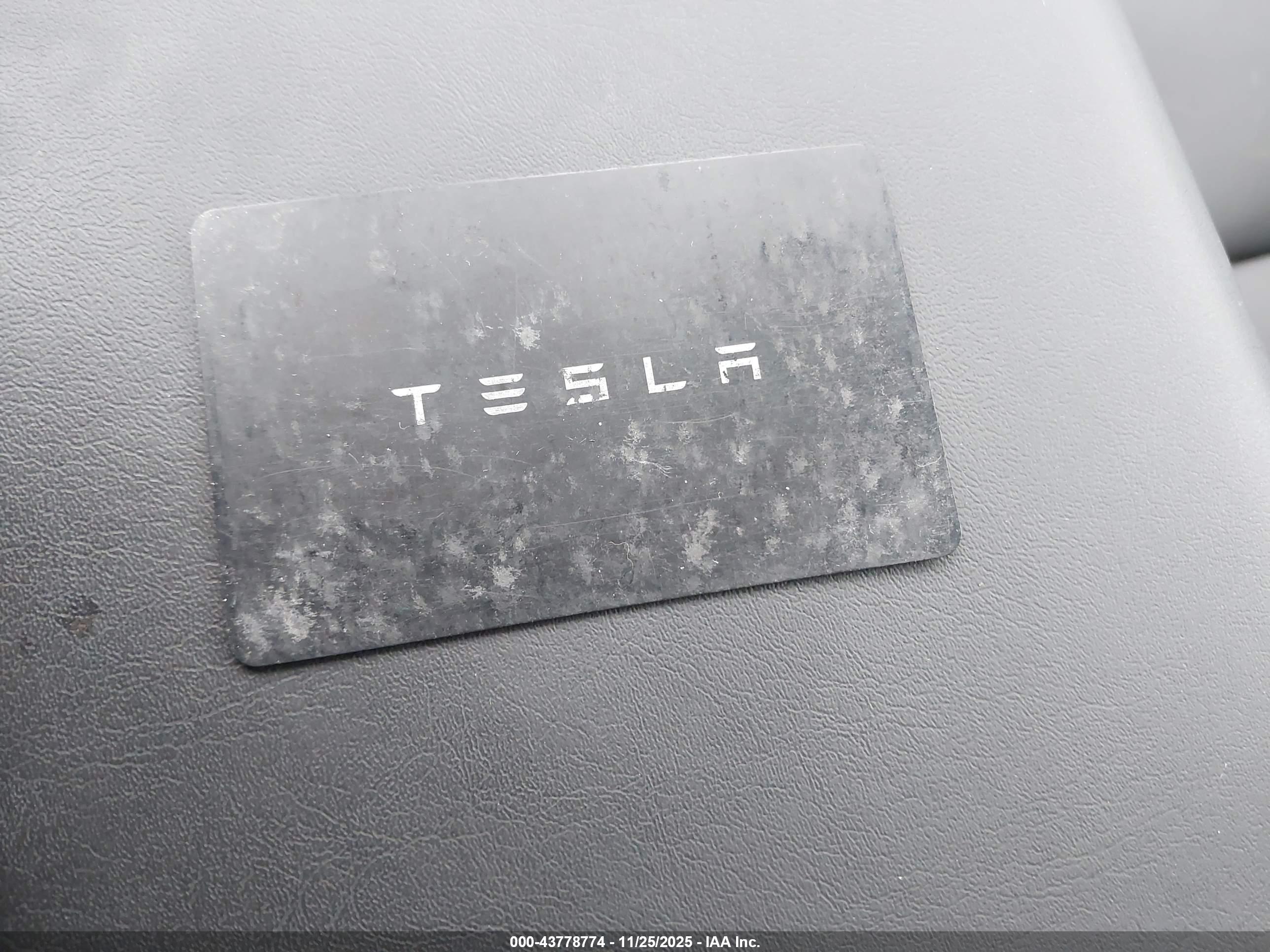 TESLA MODEL image 11