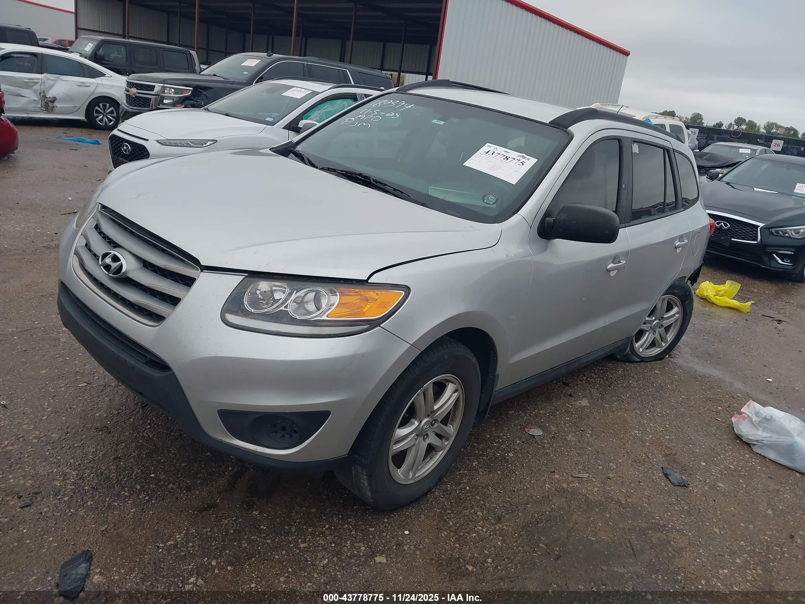 HYUNDAI SANTA image 2