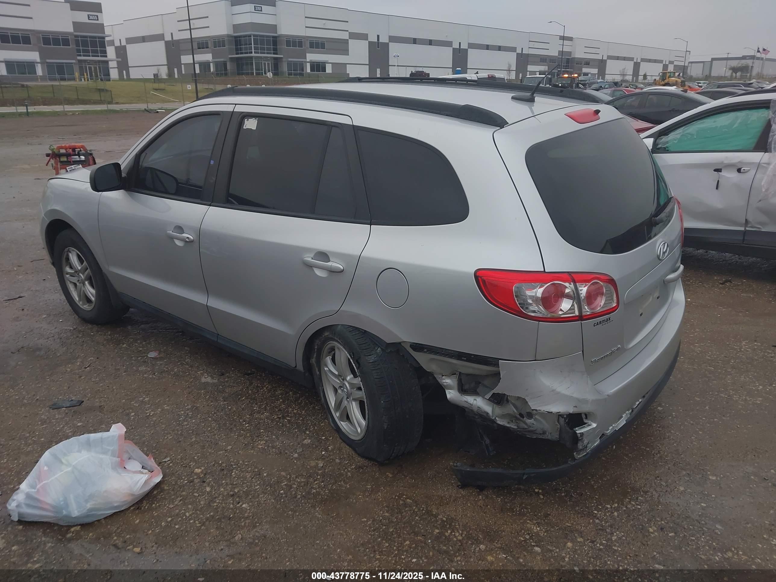 HYUNDAI SANTA image 3