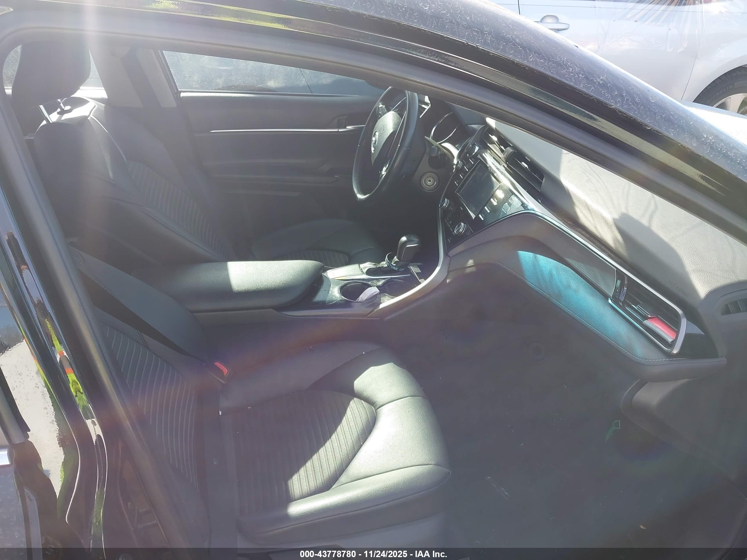TOYOTA CAMRY image 5