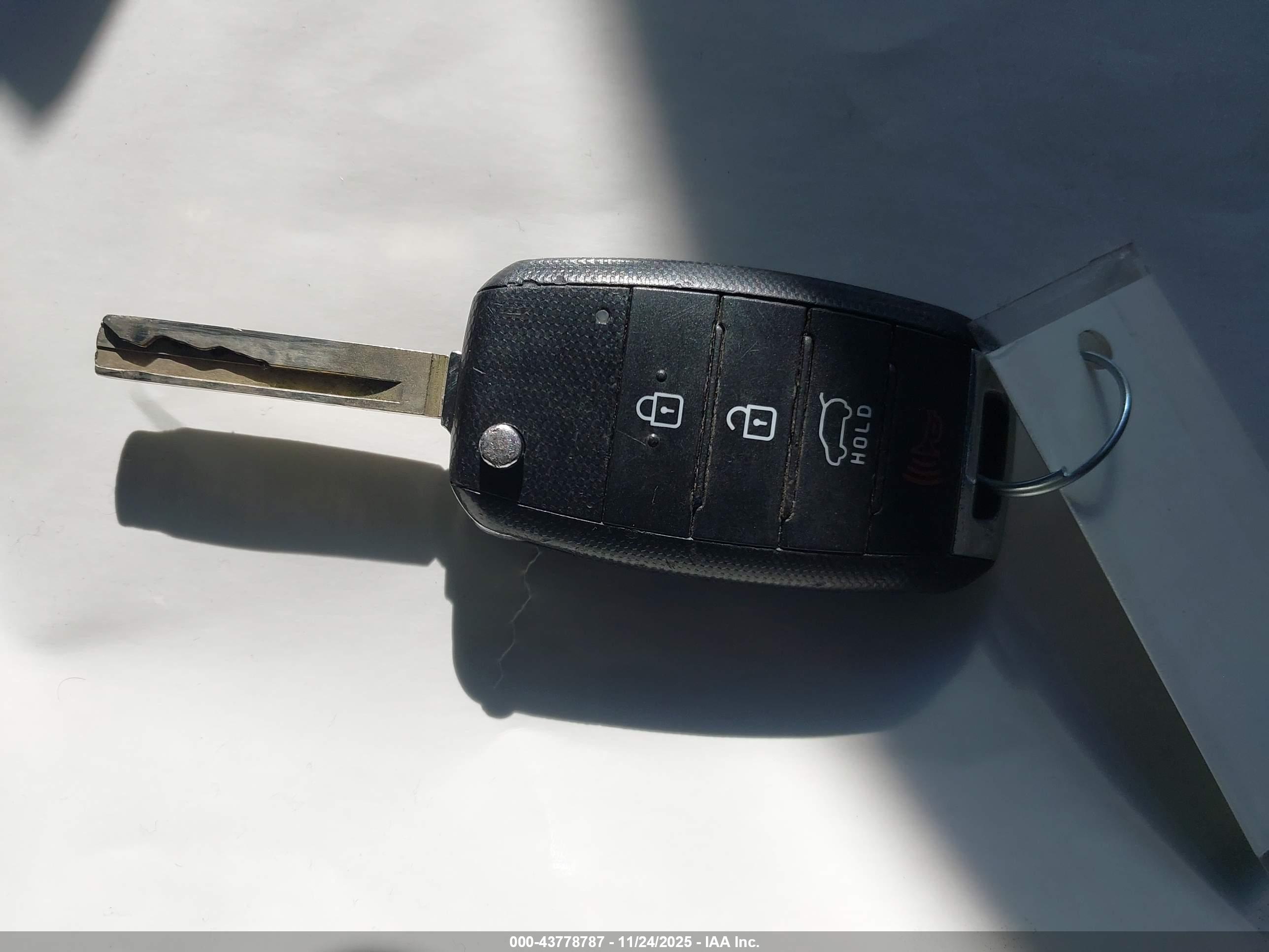 KIA SORENTO image 11