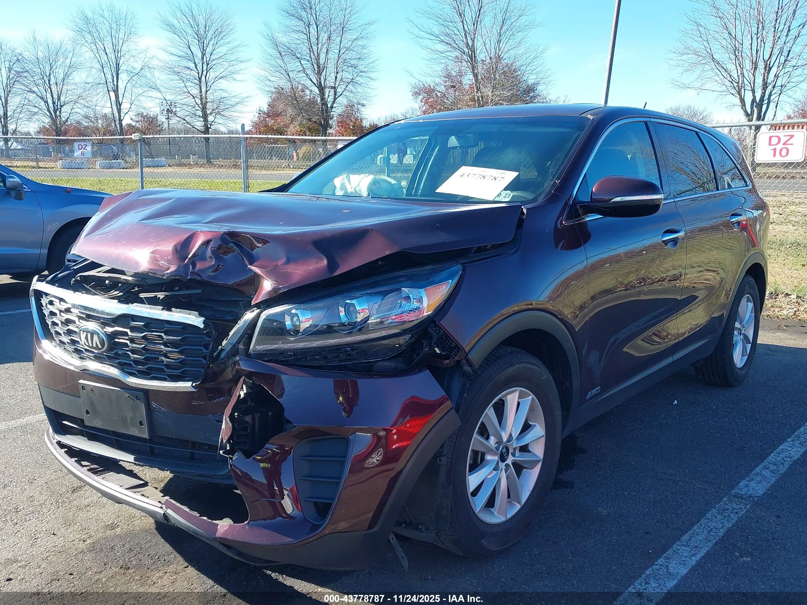 KIA SORENTO image 2
