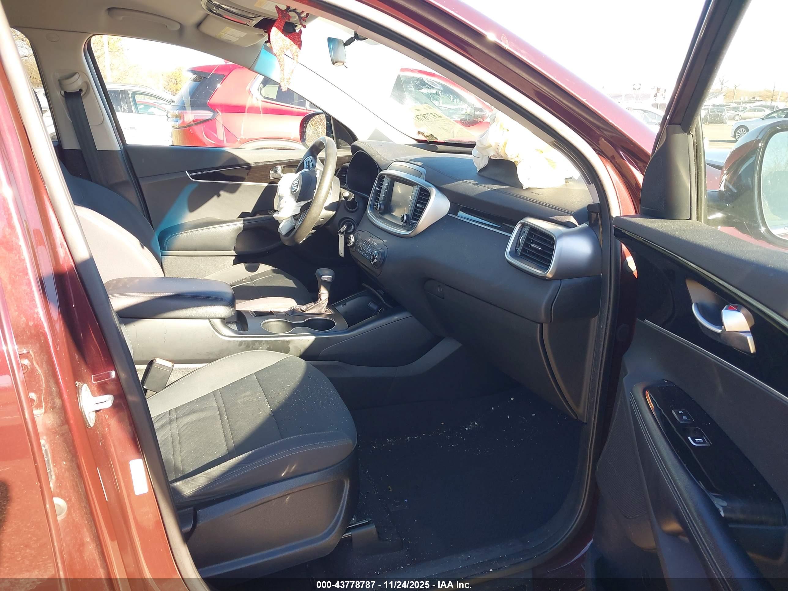 KIA SORENTO image 5