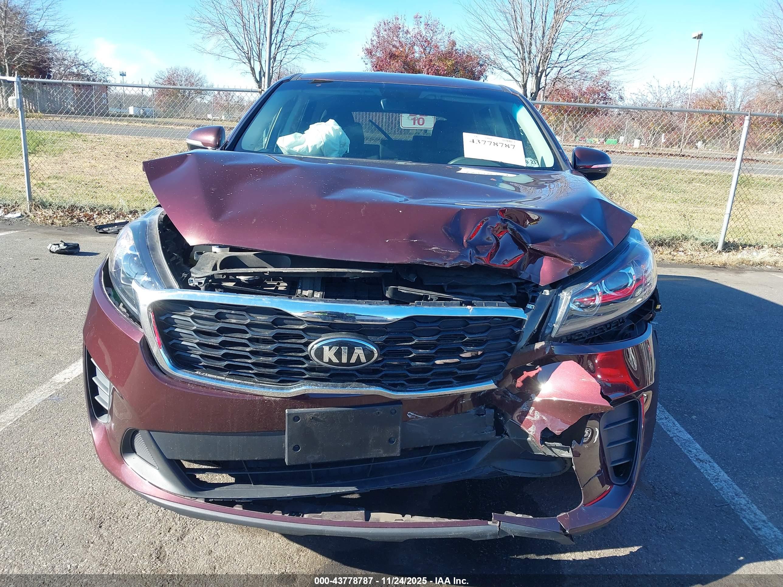 KIA SORENTO image 6