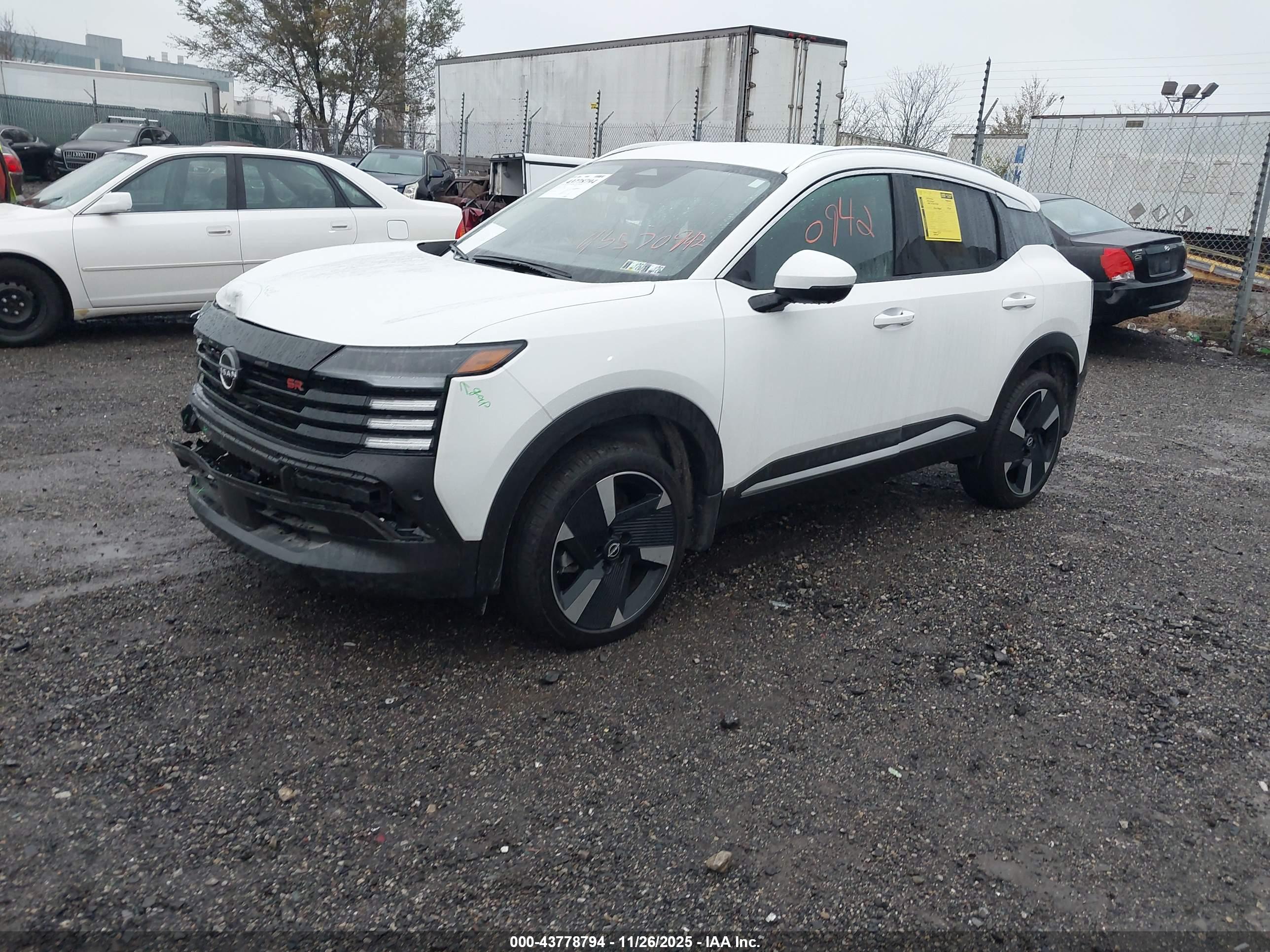NISSAN KICKS image 2