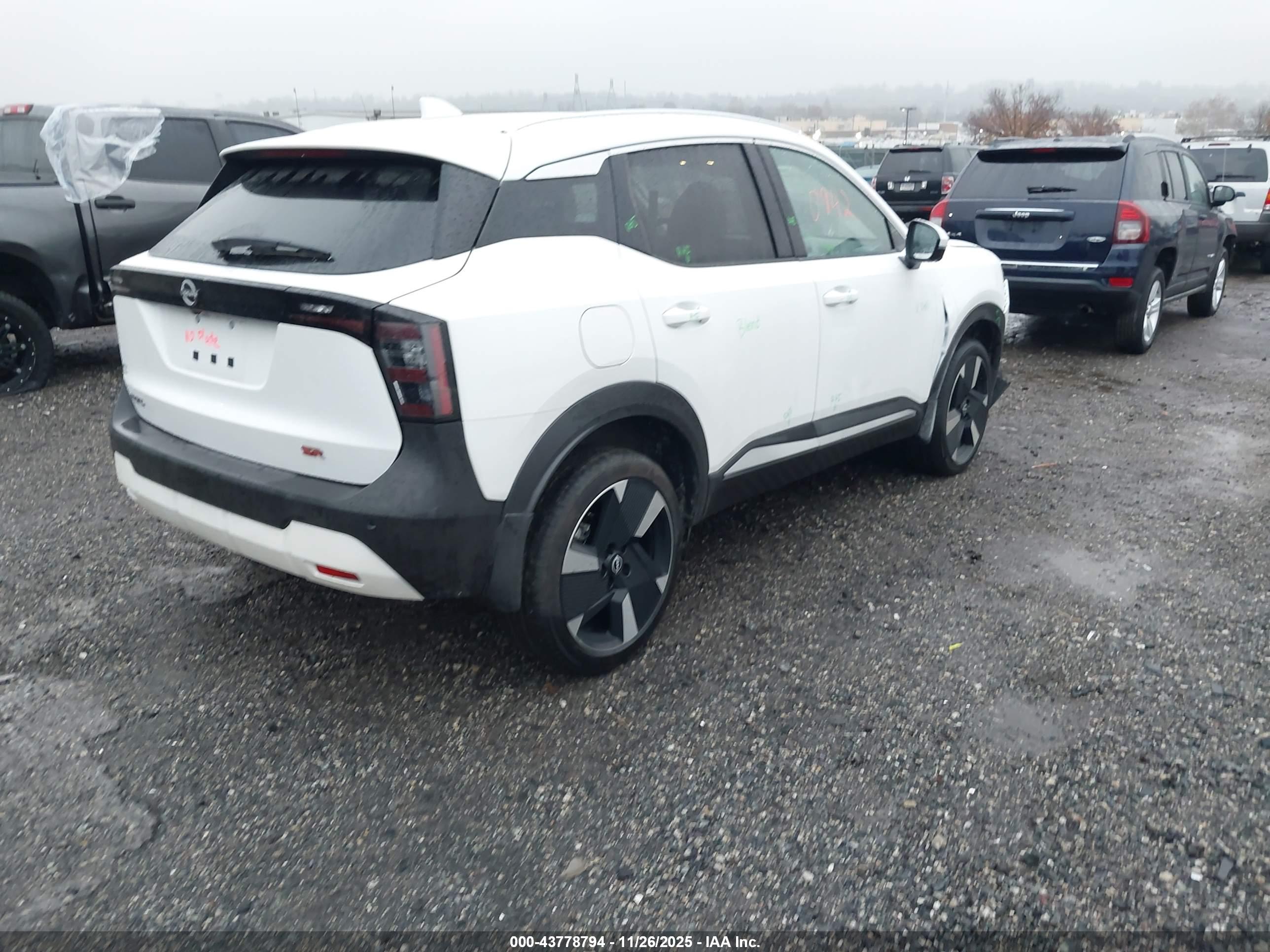 NISSAN KICKS image 4