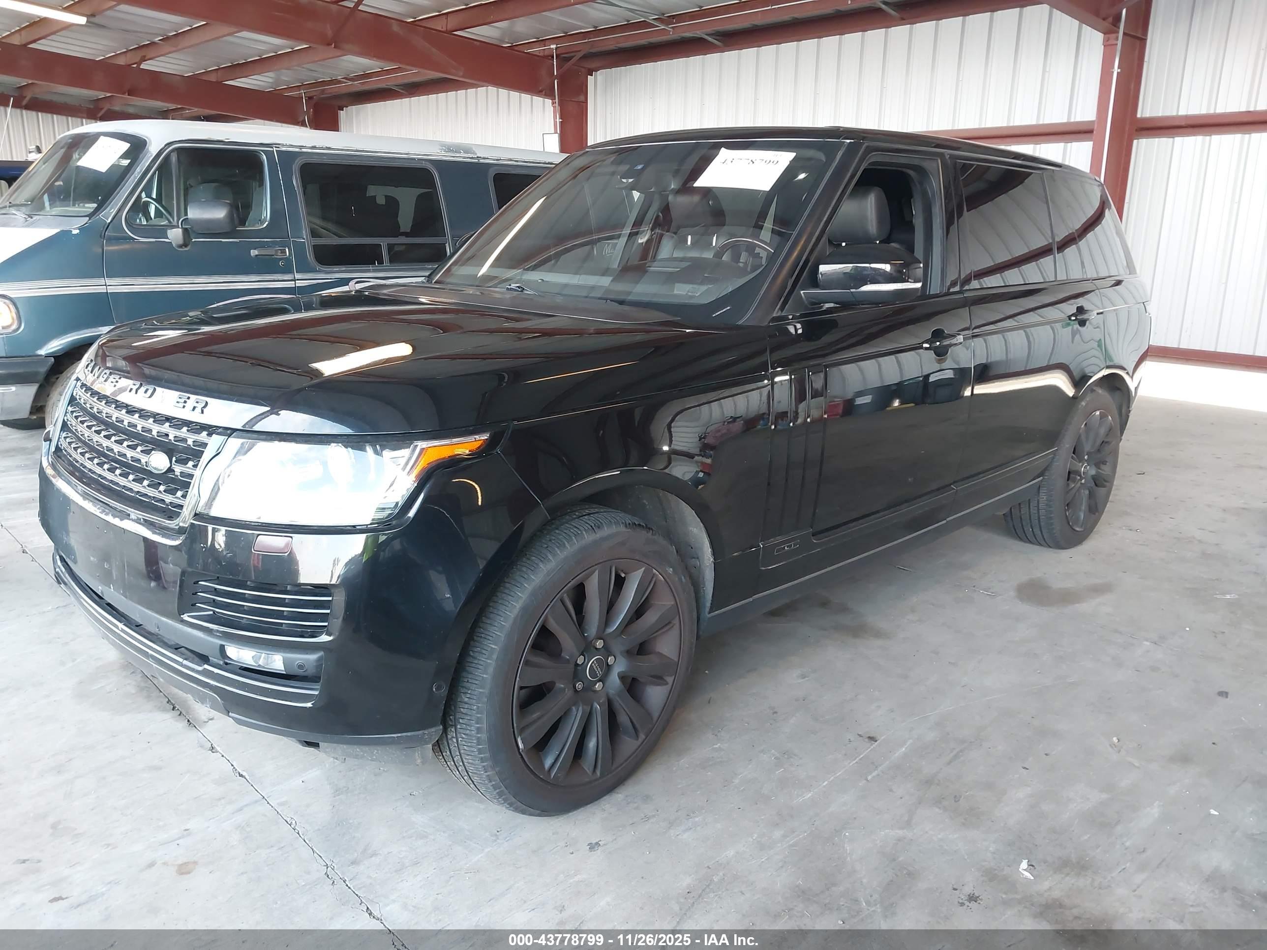 LAND ROVER image 2