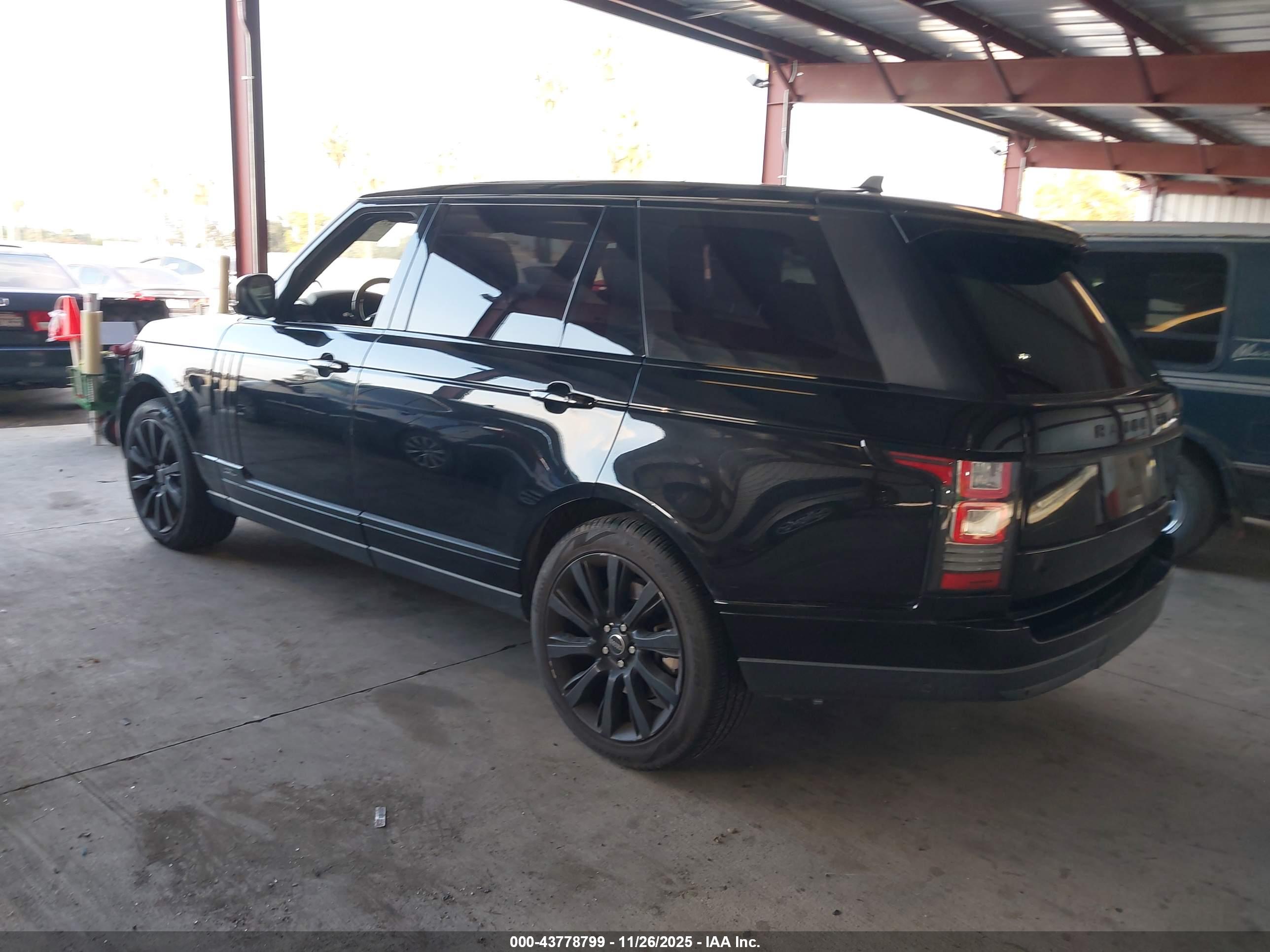 LAND ROVER image 3