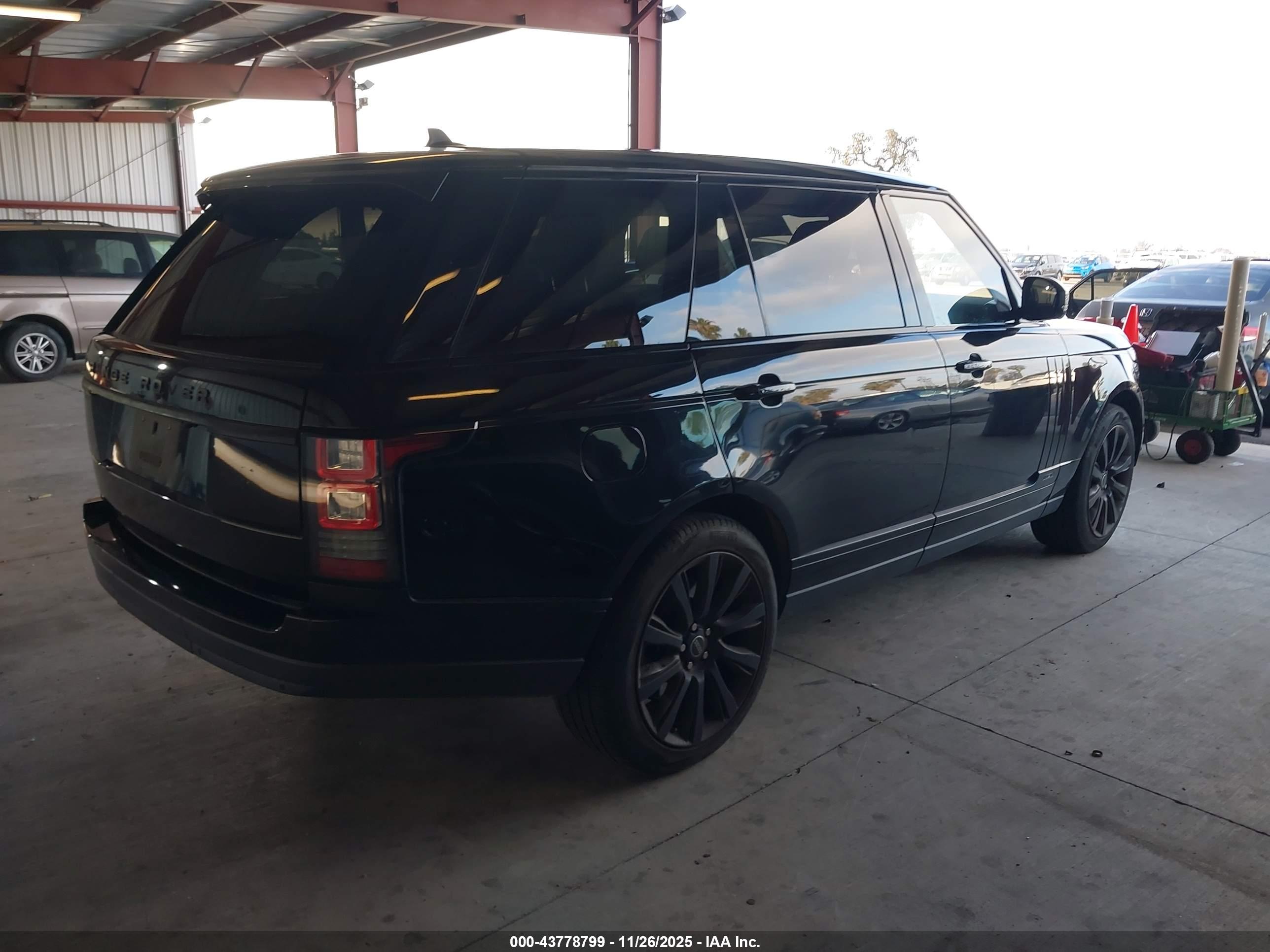 LAND ROVER image 4