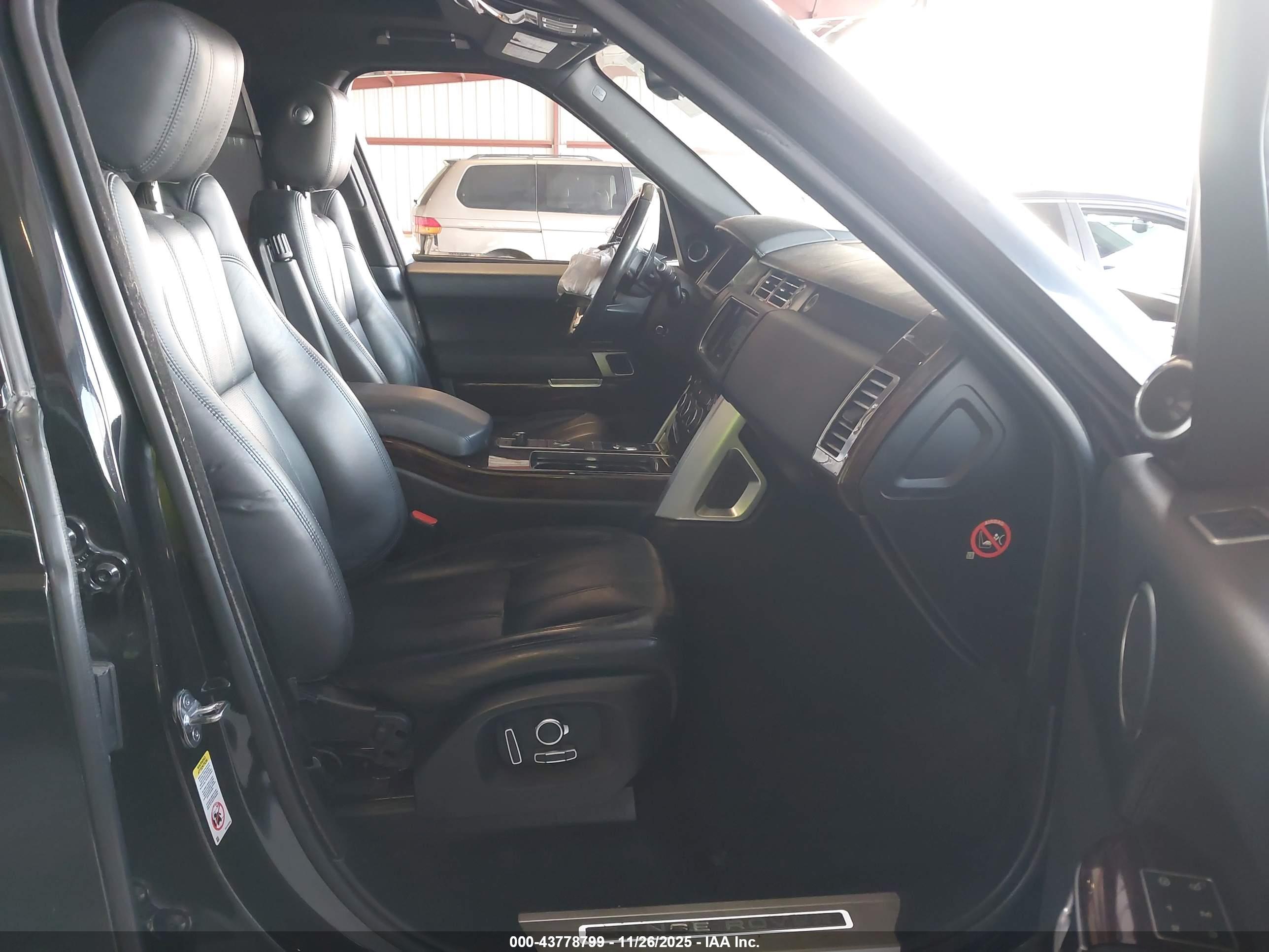 LAND ROVER image 5