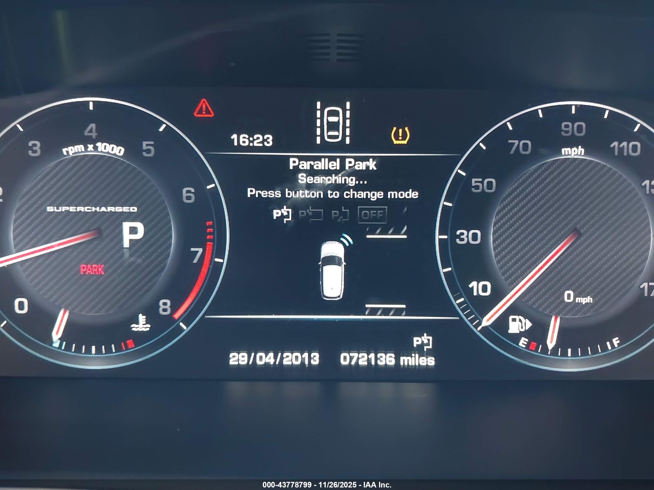 LAND ROVER image 7