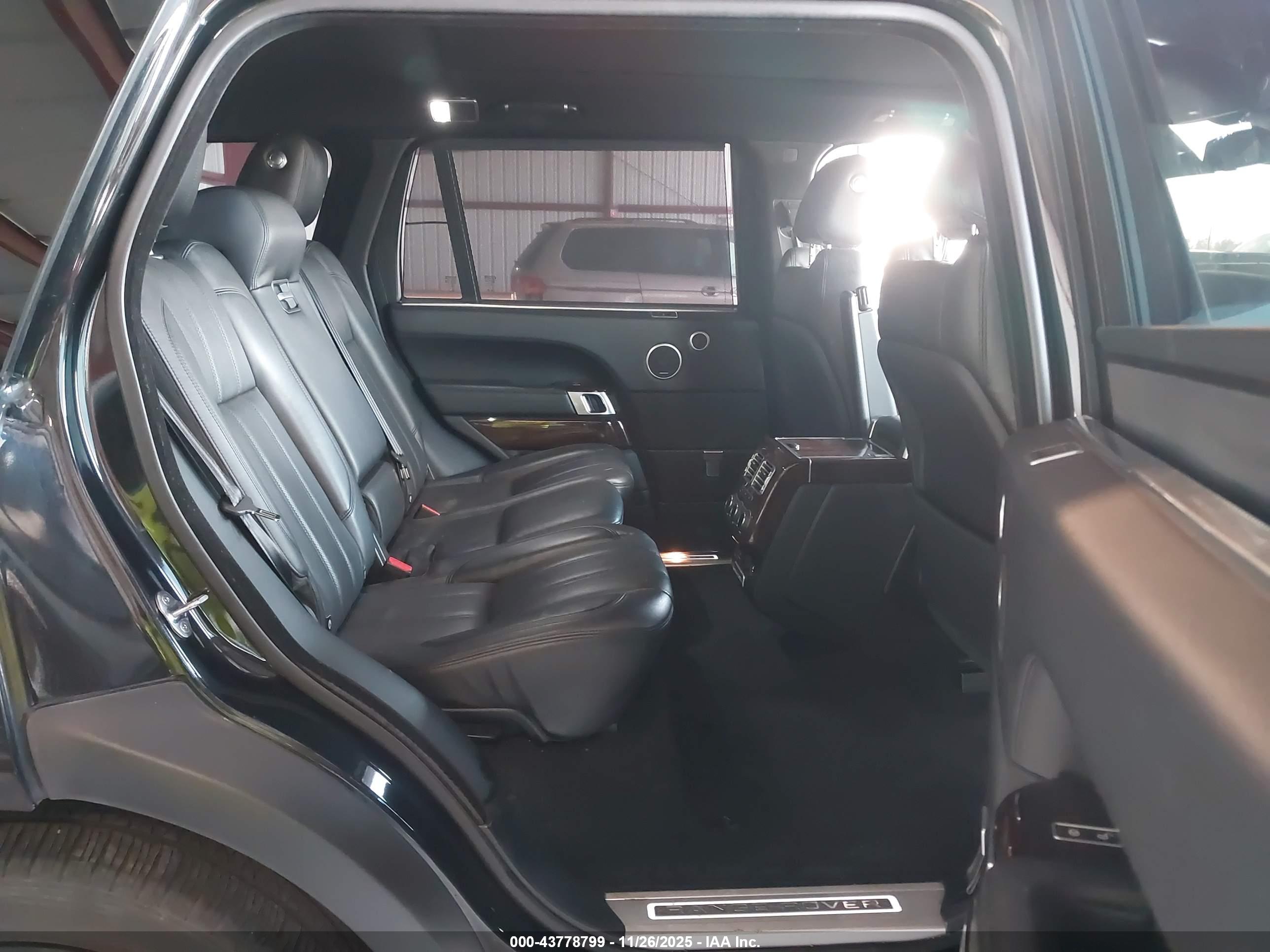 LAND ROVER image 8