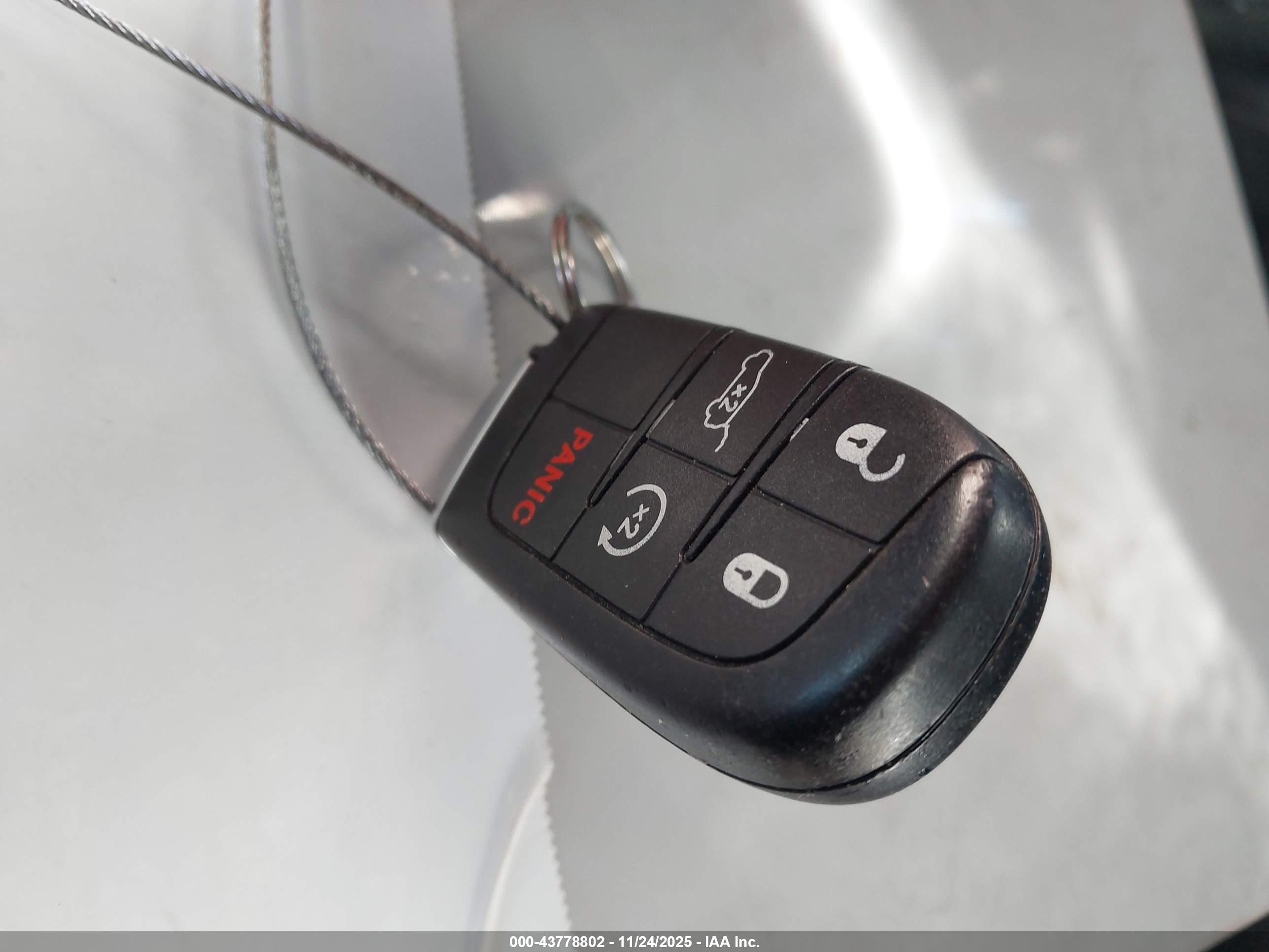 JEEP GRAND image 11