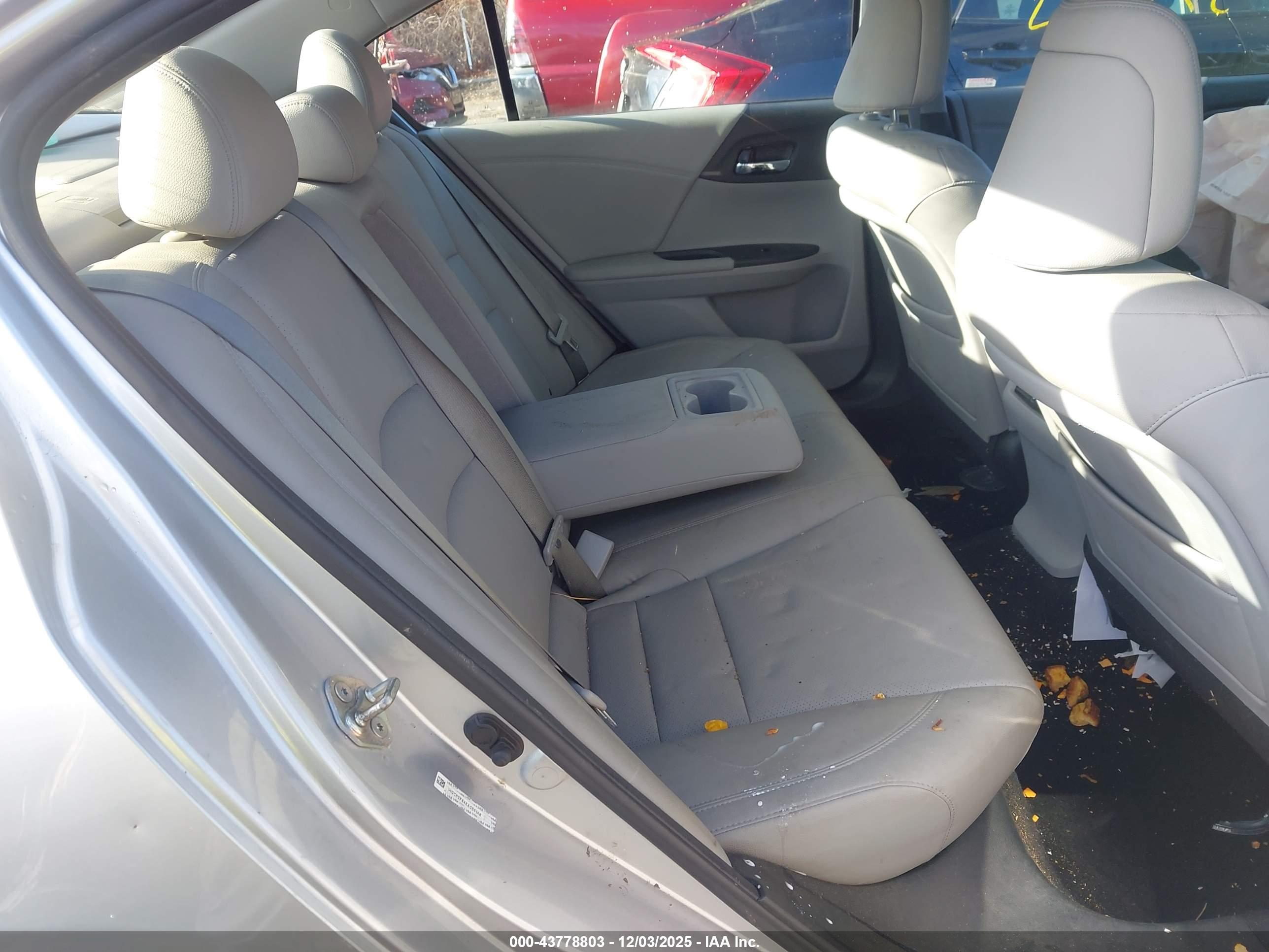 HONDA ACCORD image 8
