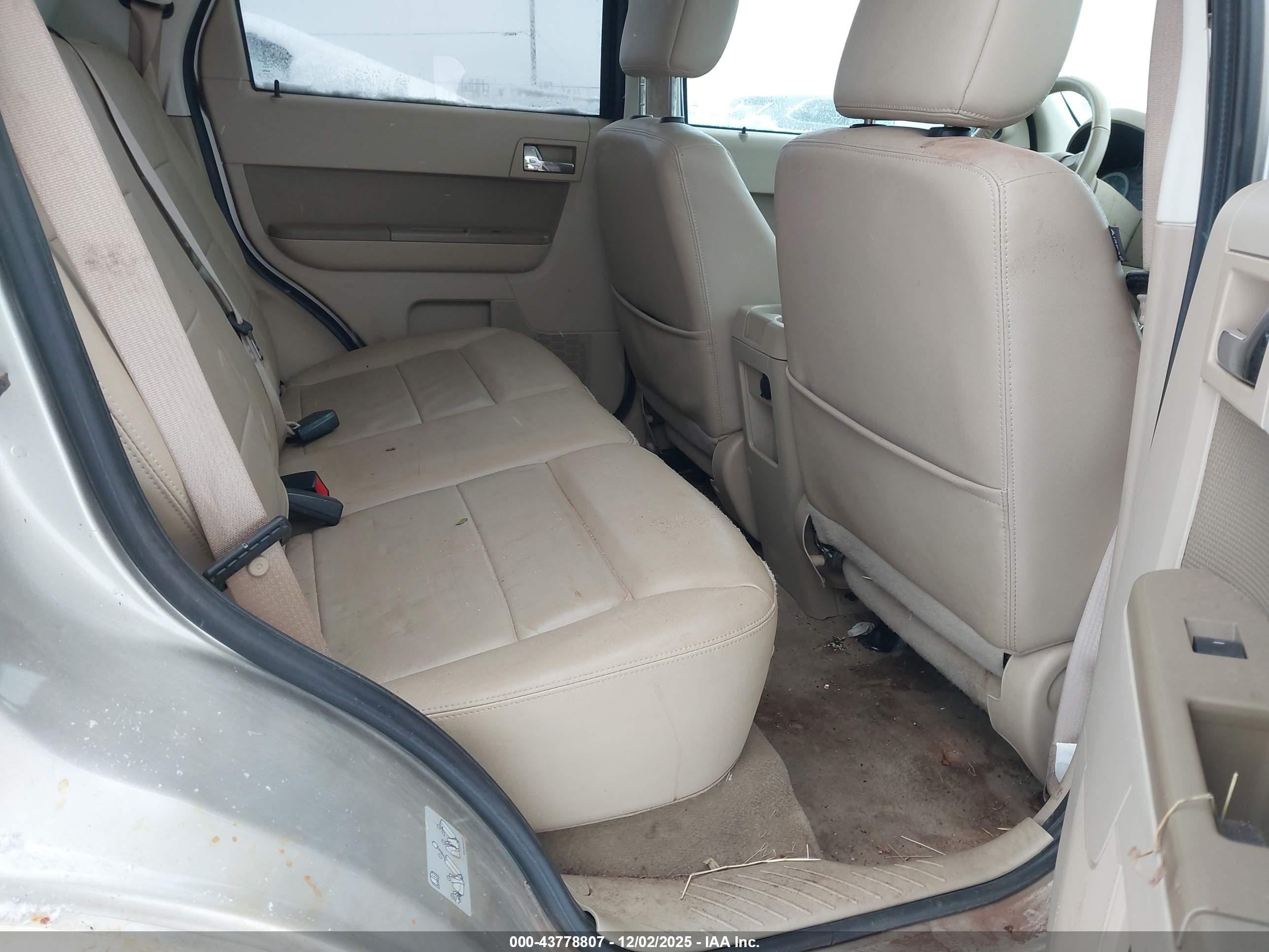 FORD ESCAPE image 8
