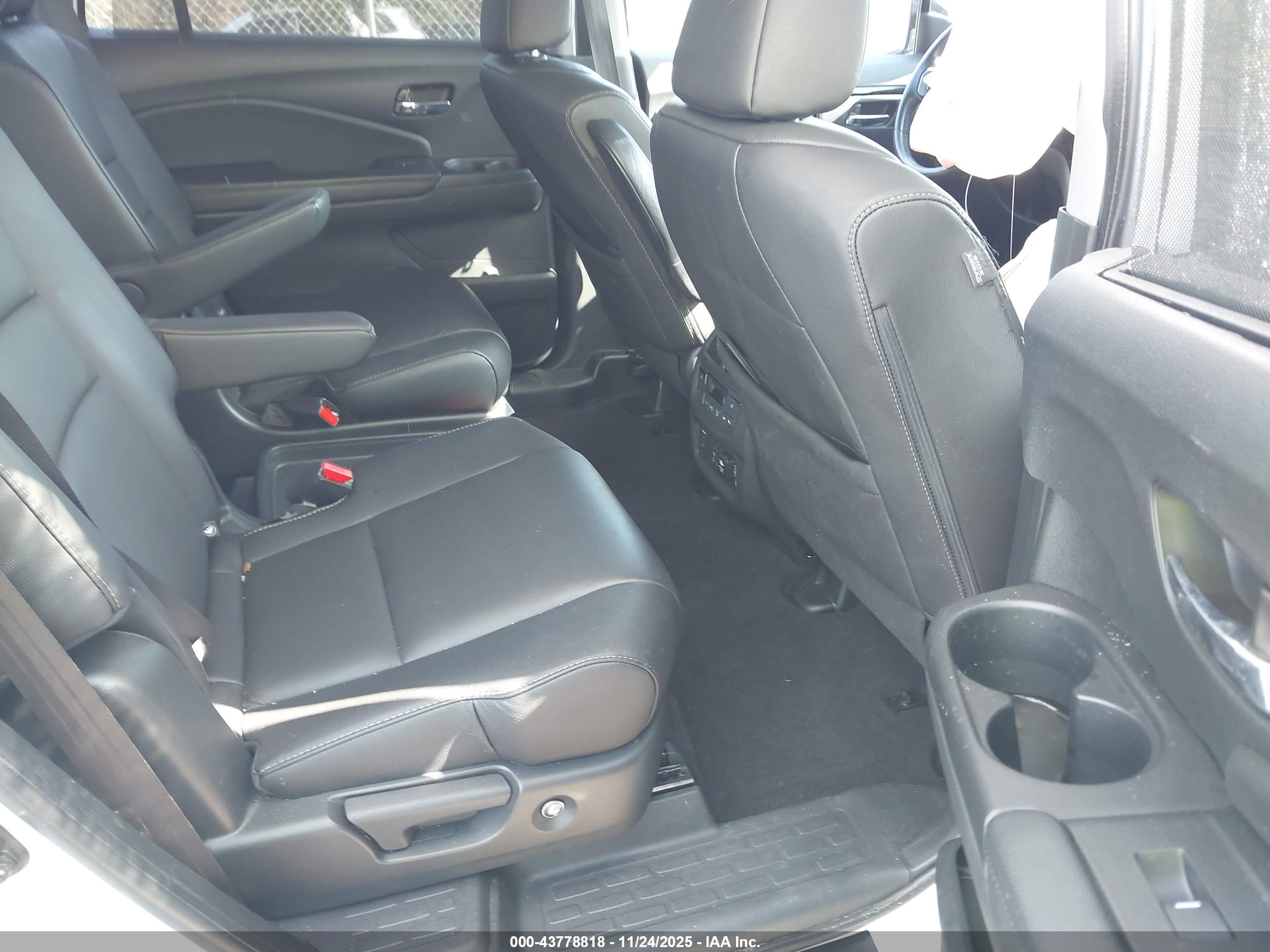 HONDA PILOT image 8
