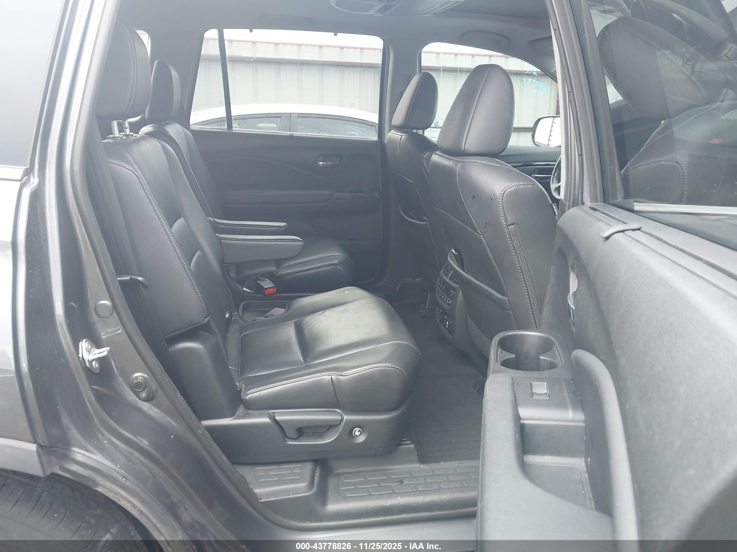 HONDA PILOT image 8