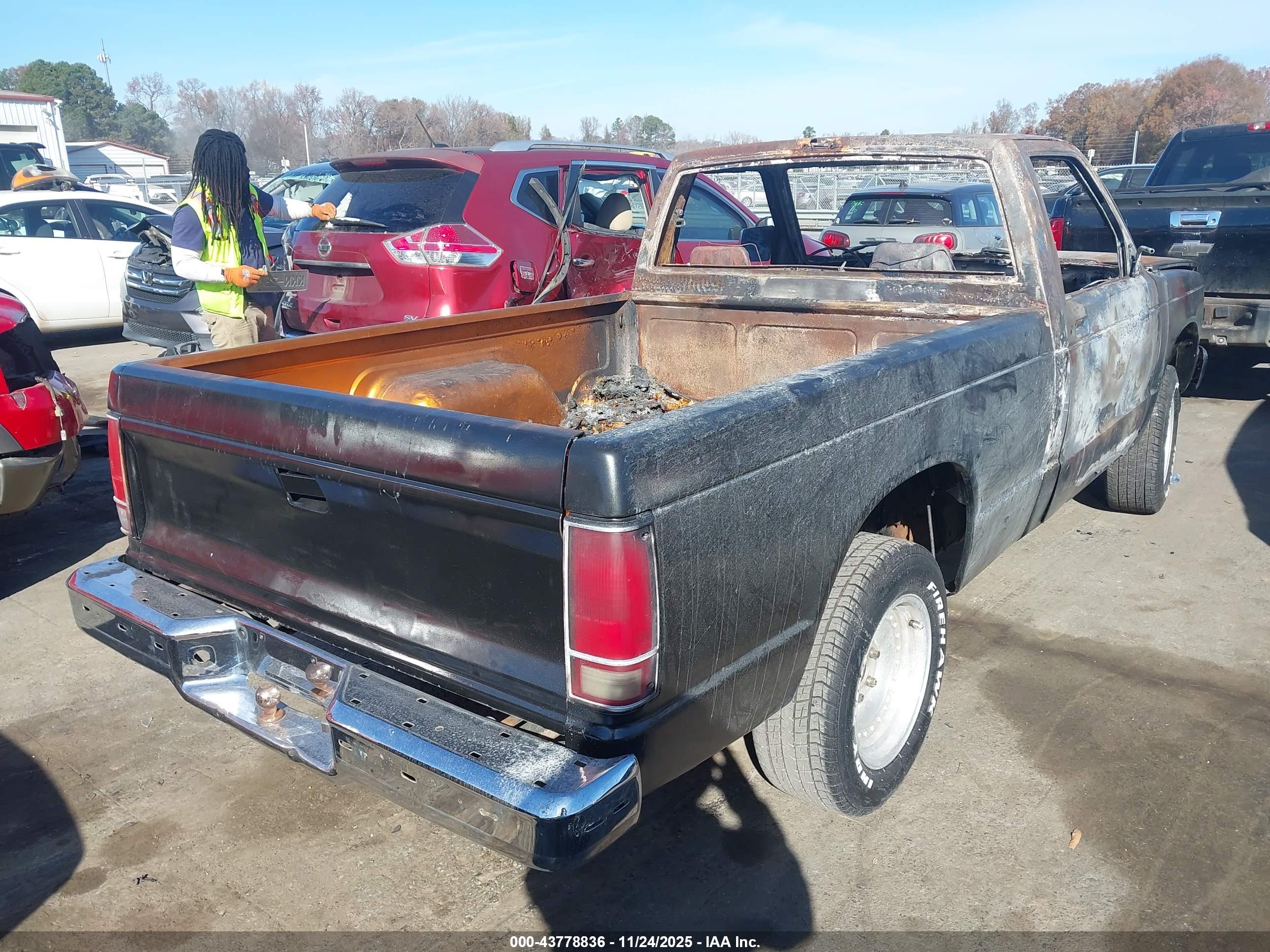 CHEVROLET S image 4