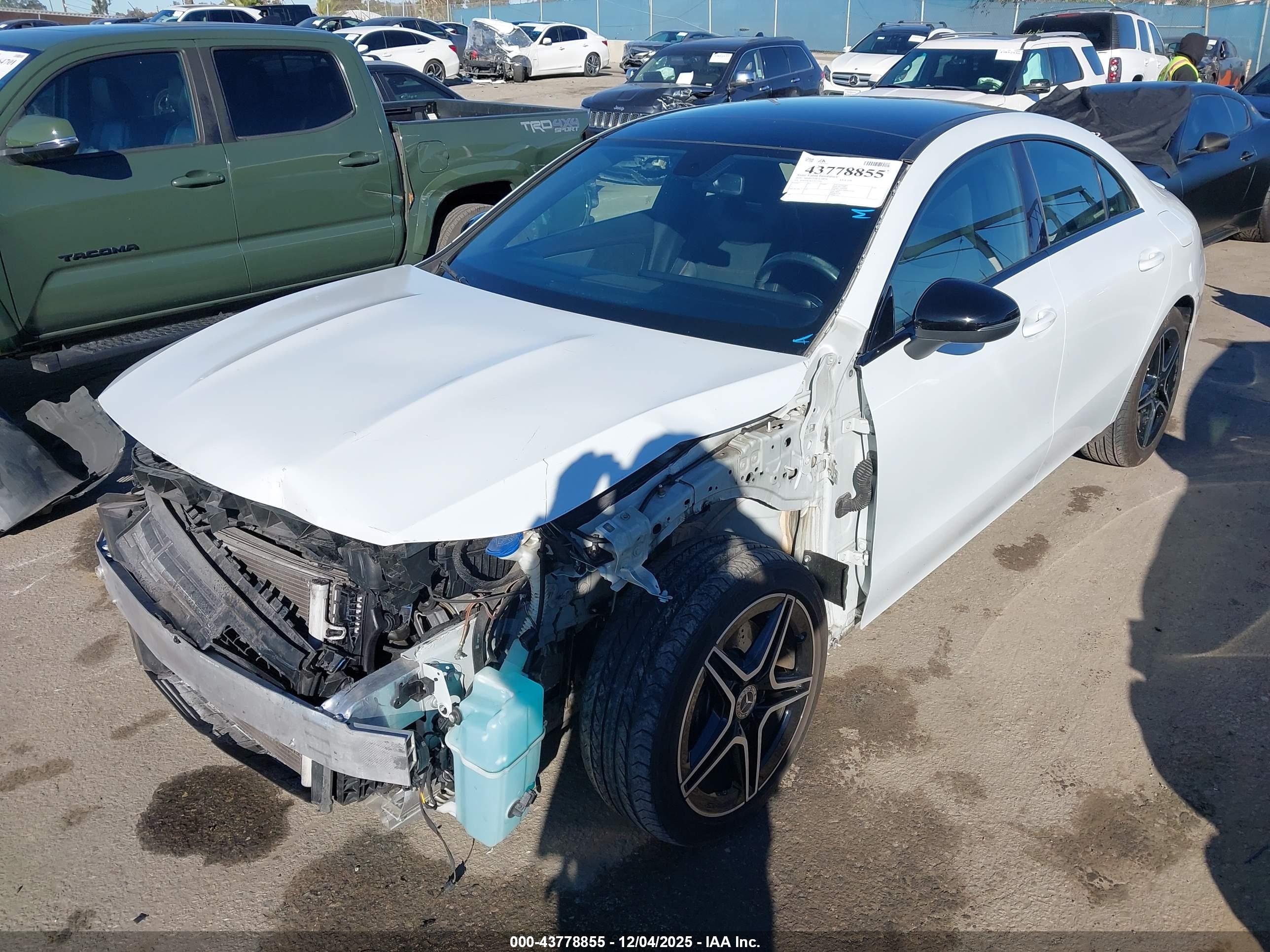 MERCEDES-BENZ CLA image 2