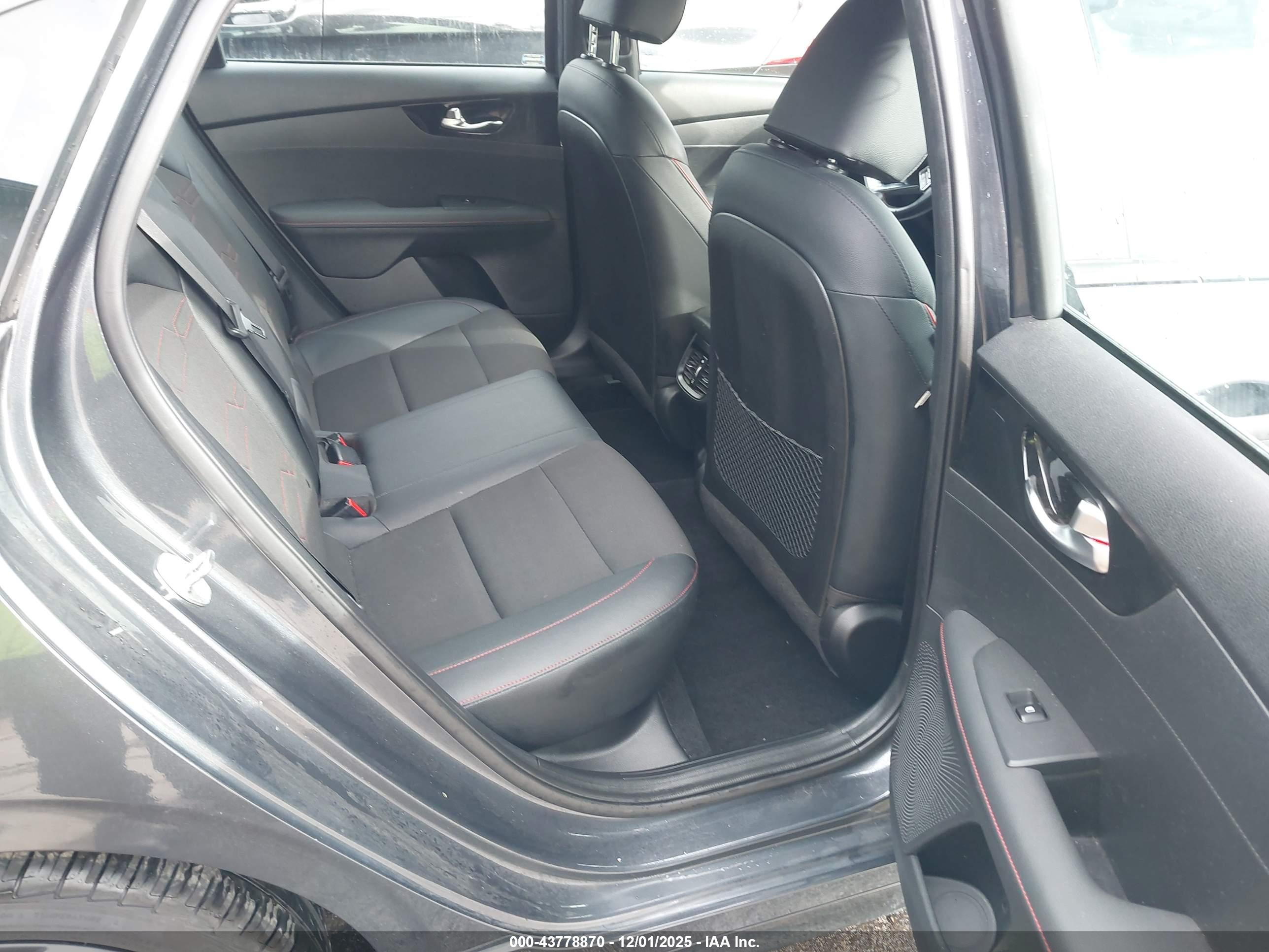 KIA FORTE image 8