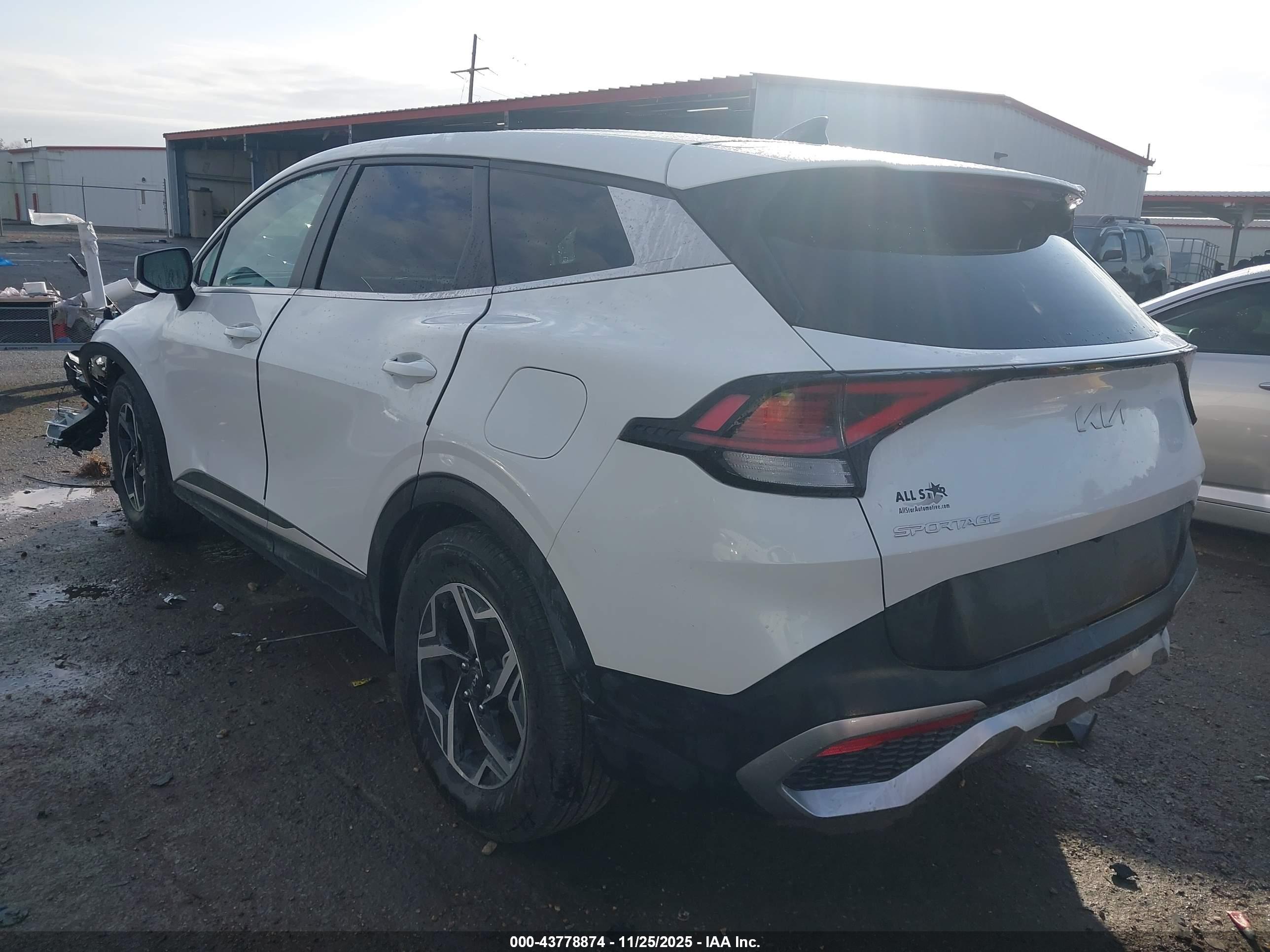 KIA SPORTAGE image 3