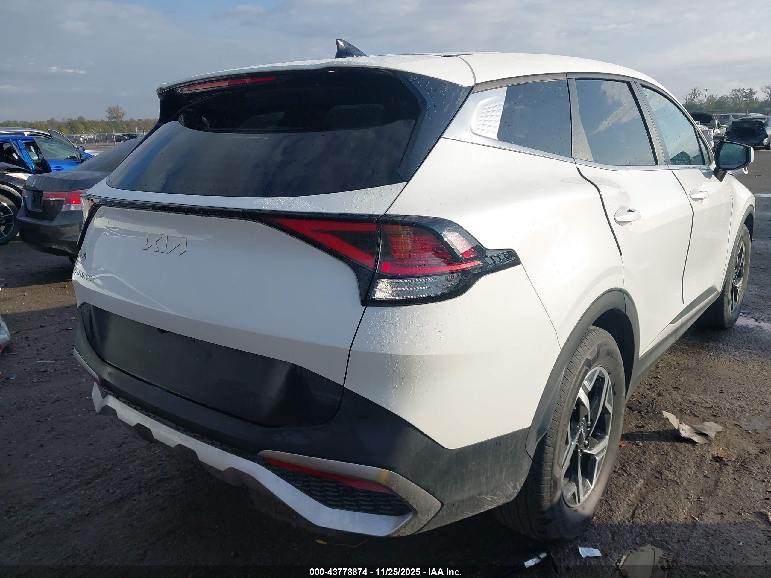 KIA SPORTAGE image 4