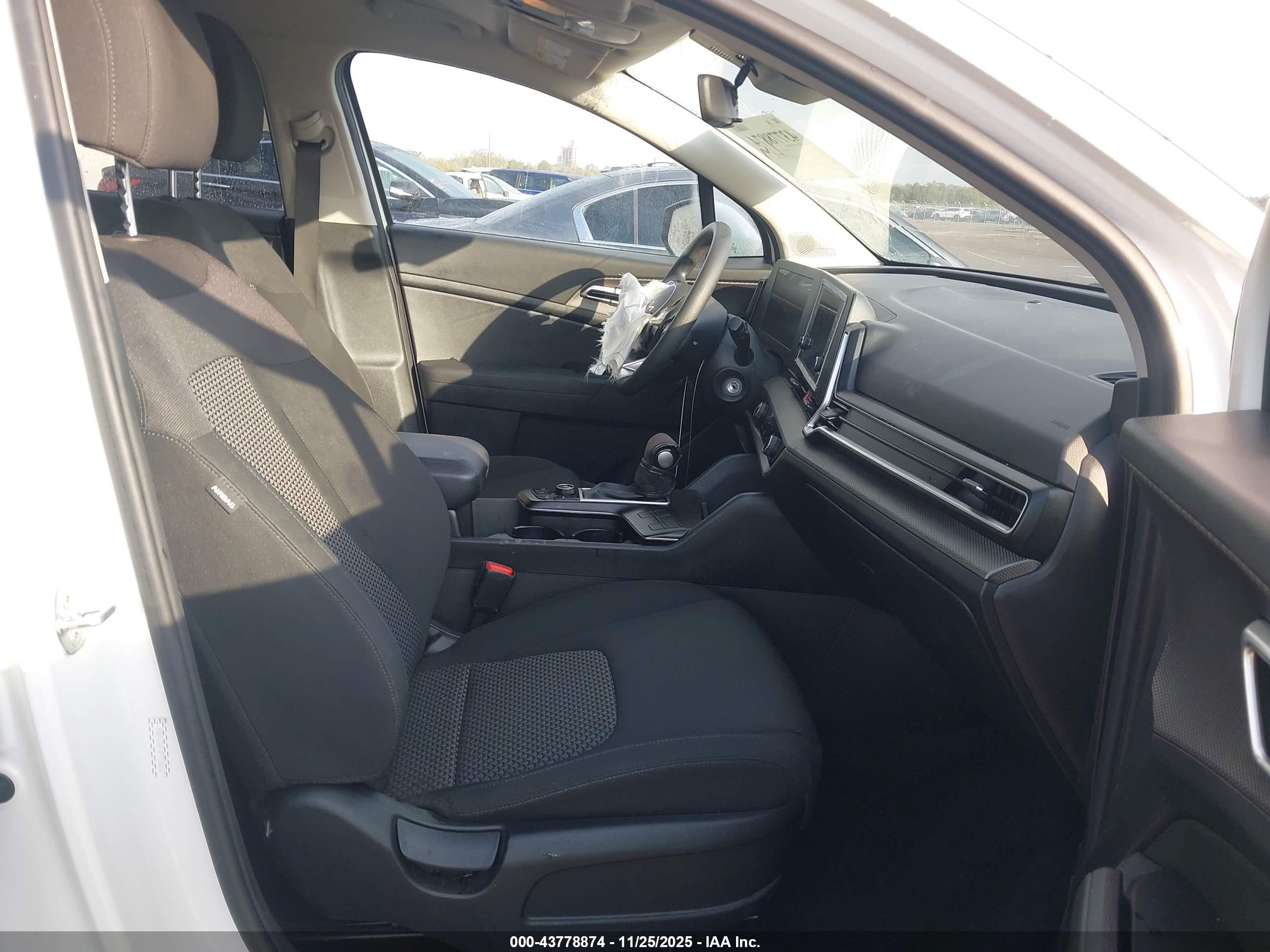 KIA SPORTAGE image 5