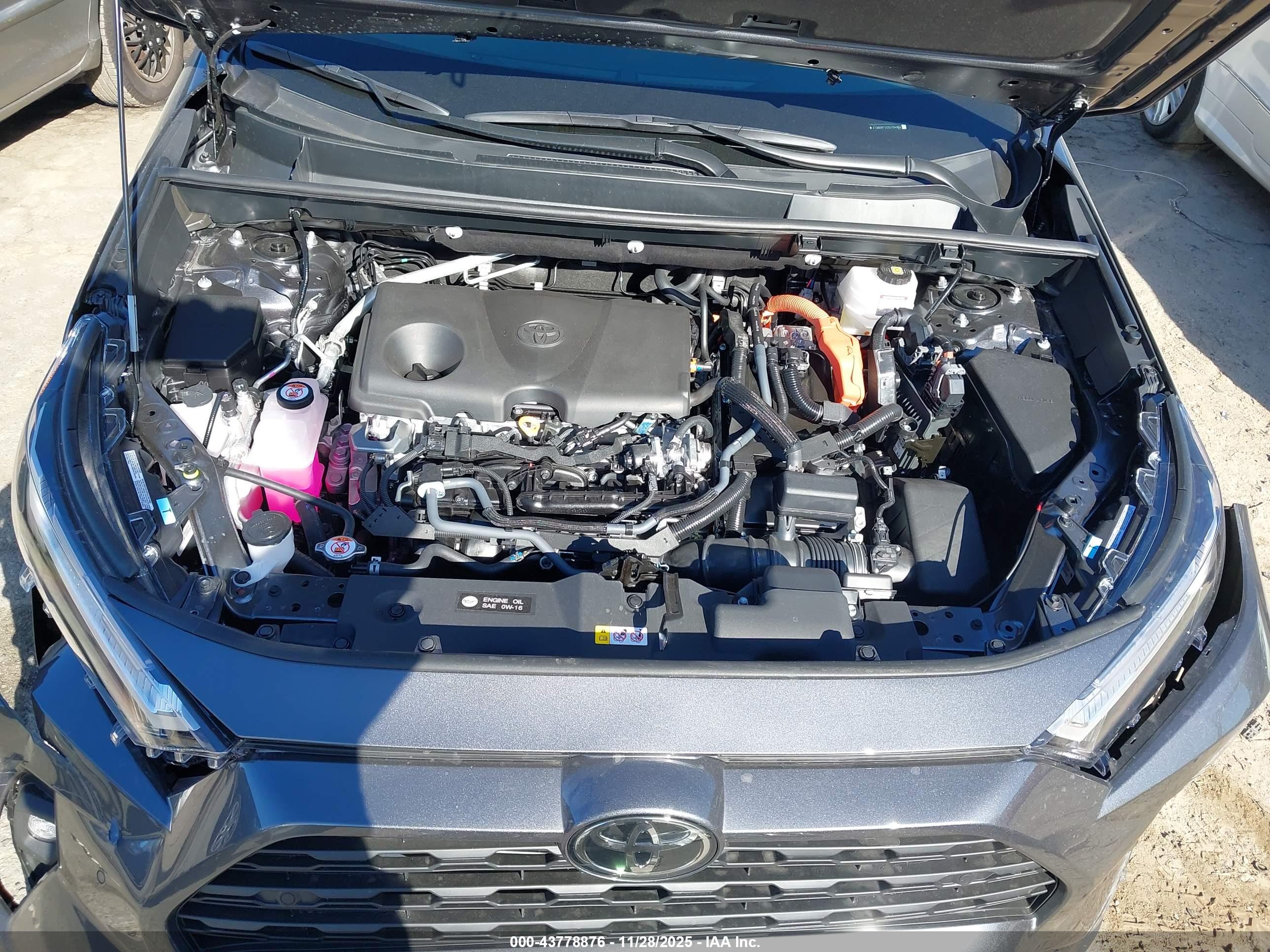TOYOTA RAV4 image 10