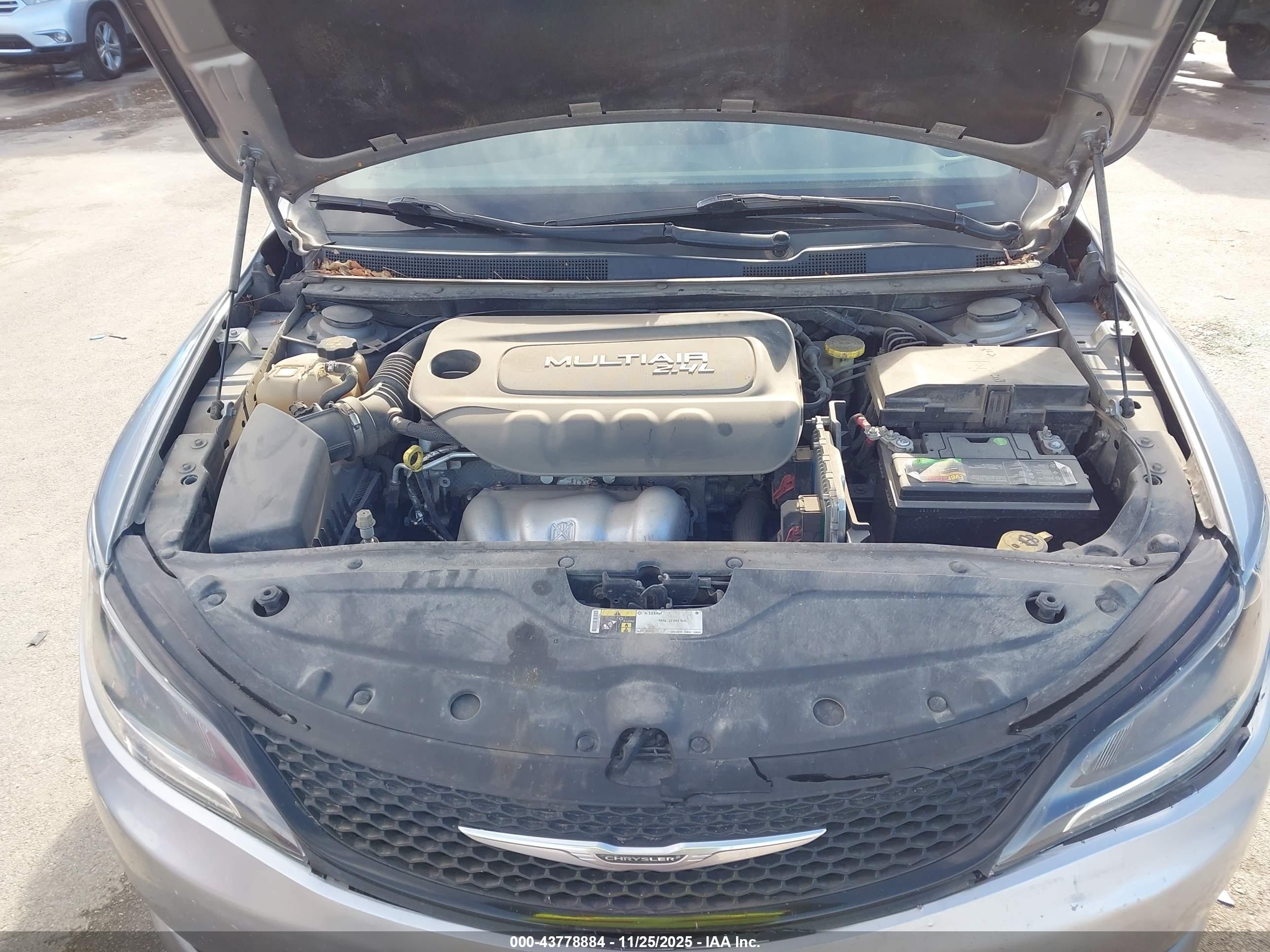 CHRYSLER 200 image 10