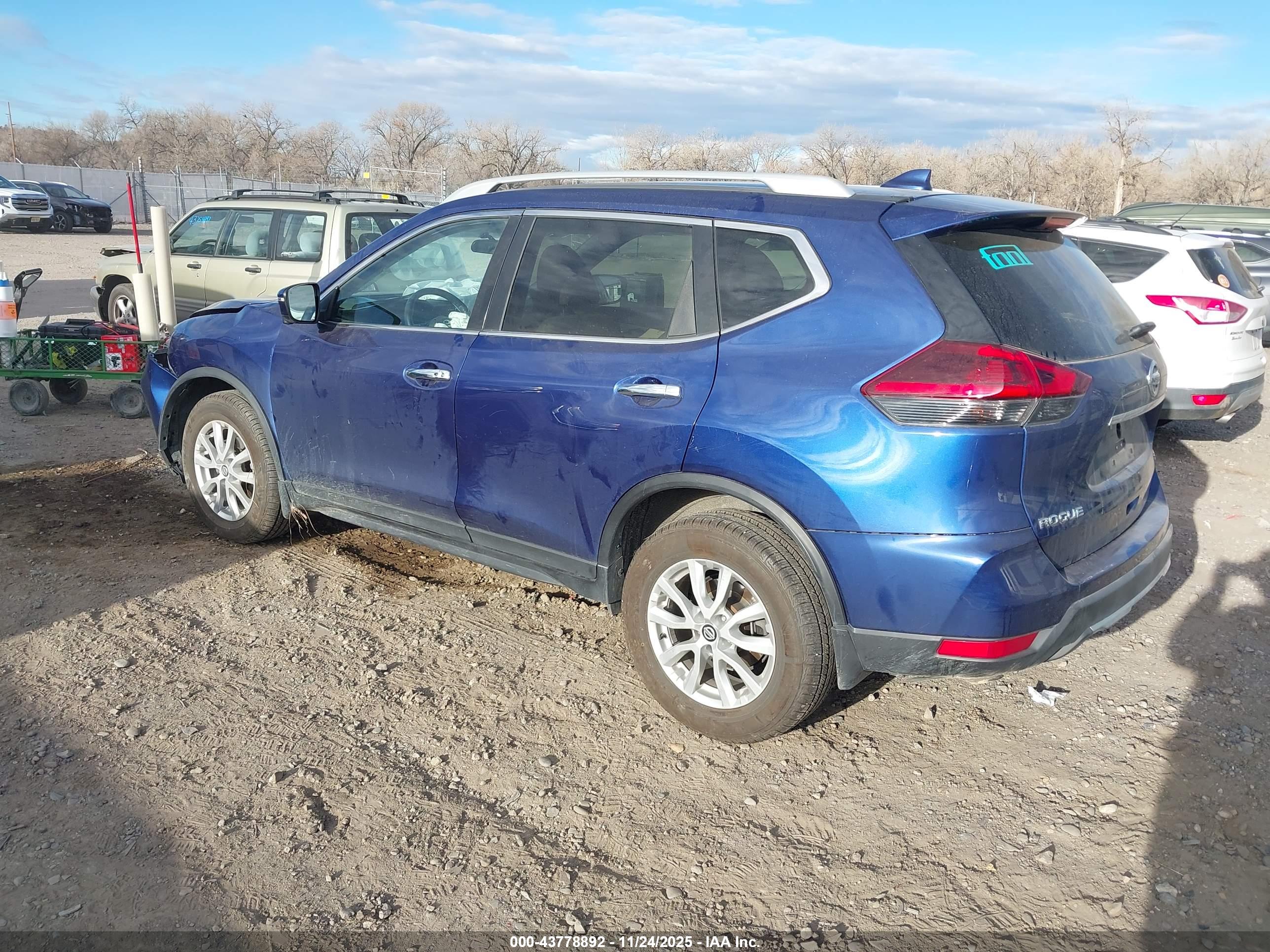 NISSAN ROGUE image 3
