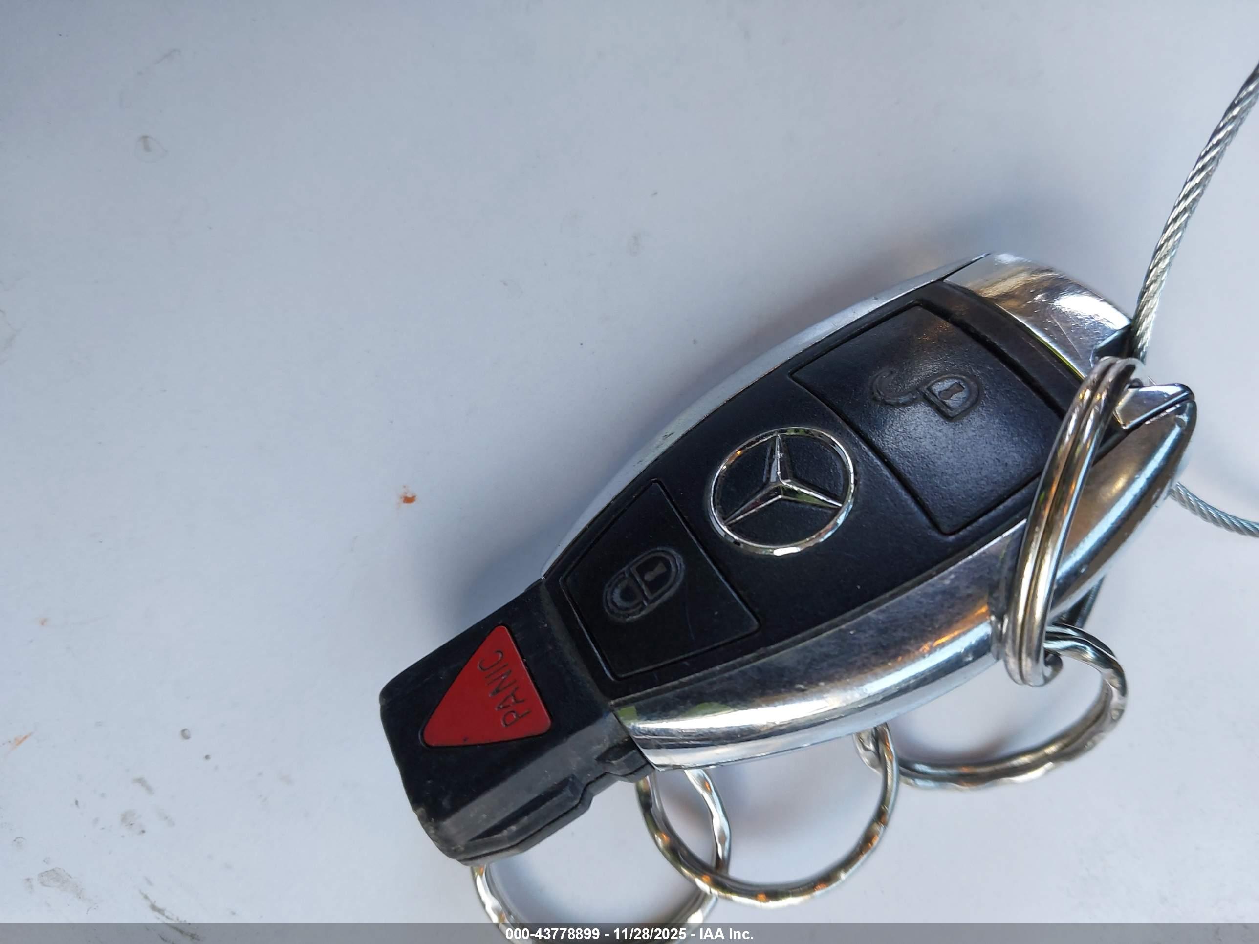 MERCEDES-BENZ GLK image 11