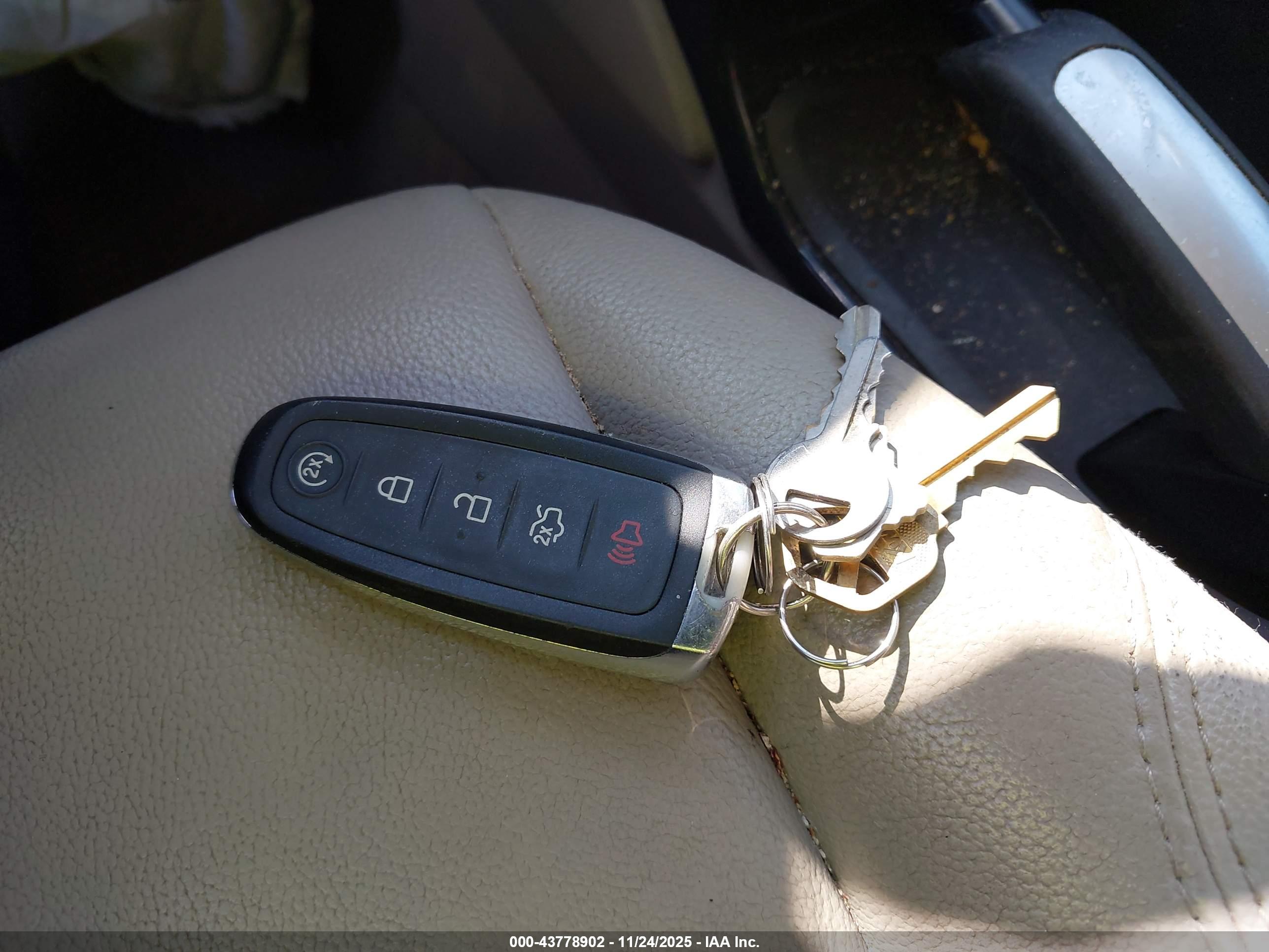 FORD ESCAPE image 11