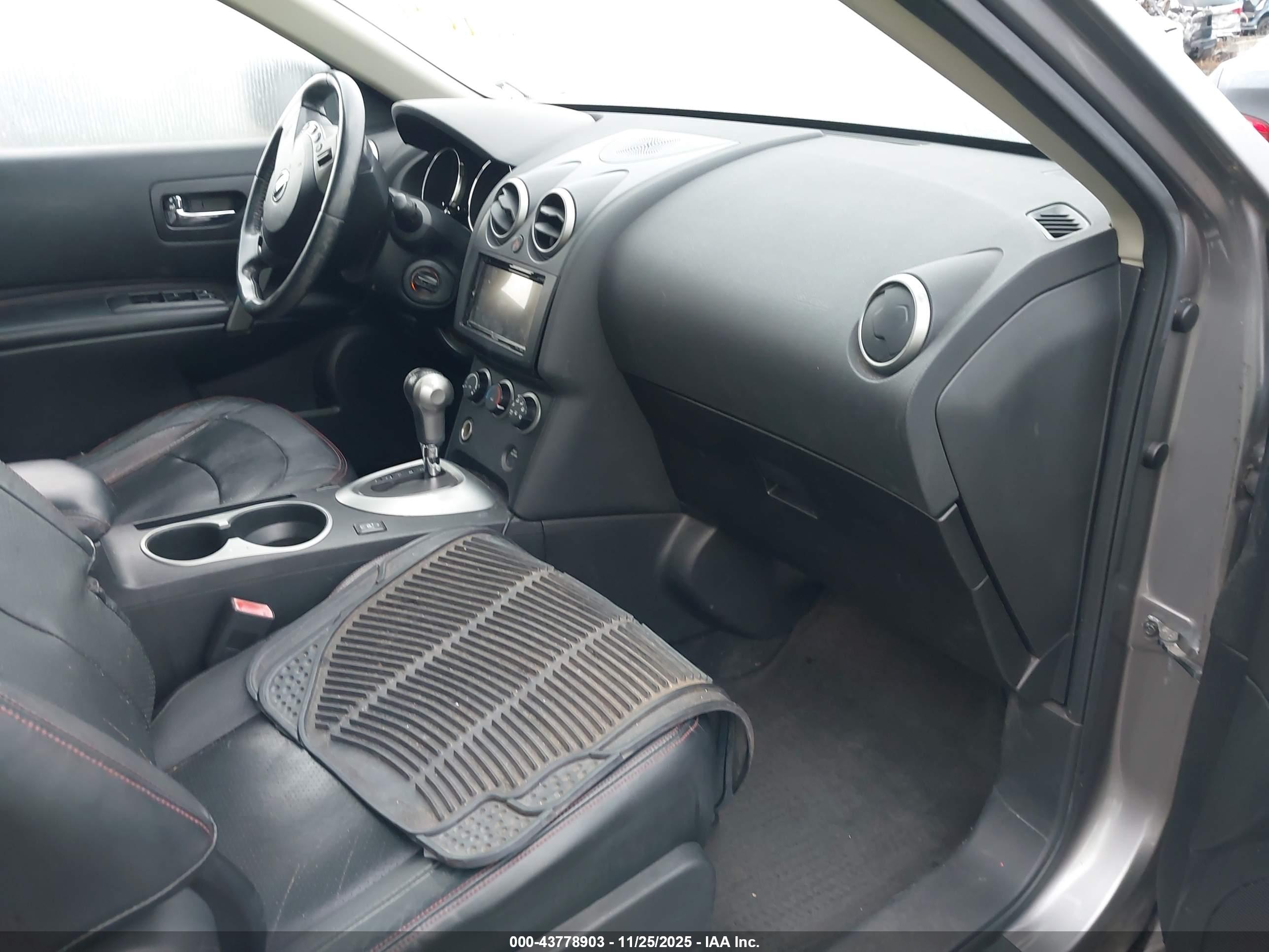 NISSAN ROGUE image 5