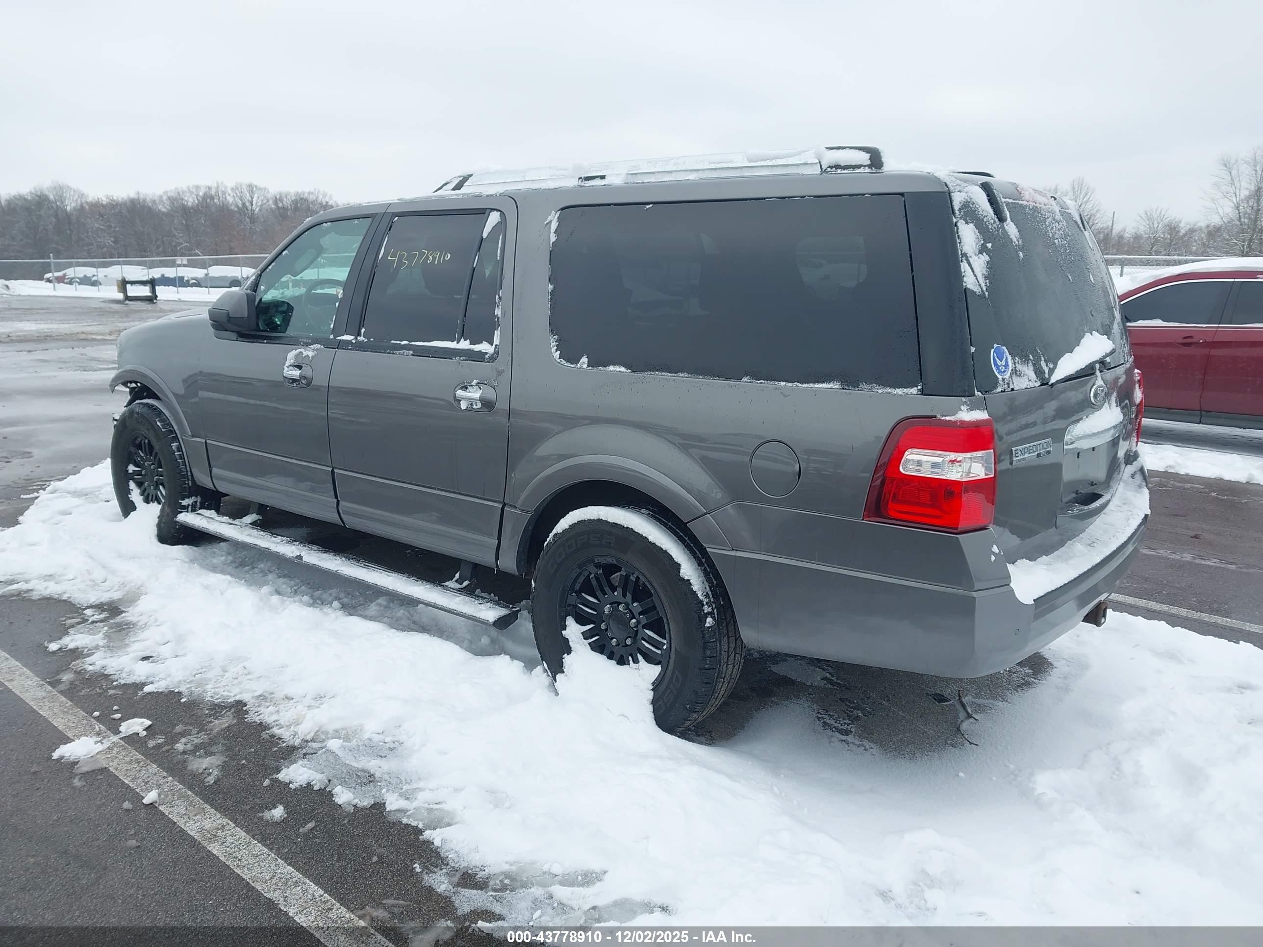 FORD EXPEDITION image 3