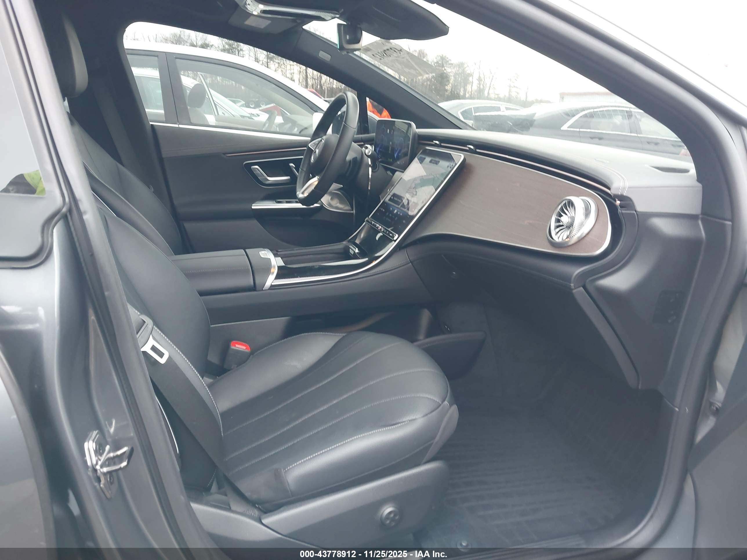 MERCEDES-BENZ EQE image 5