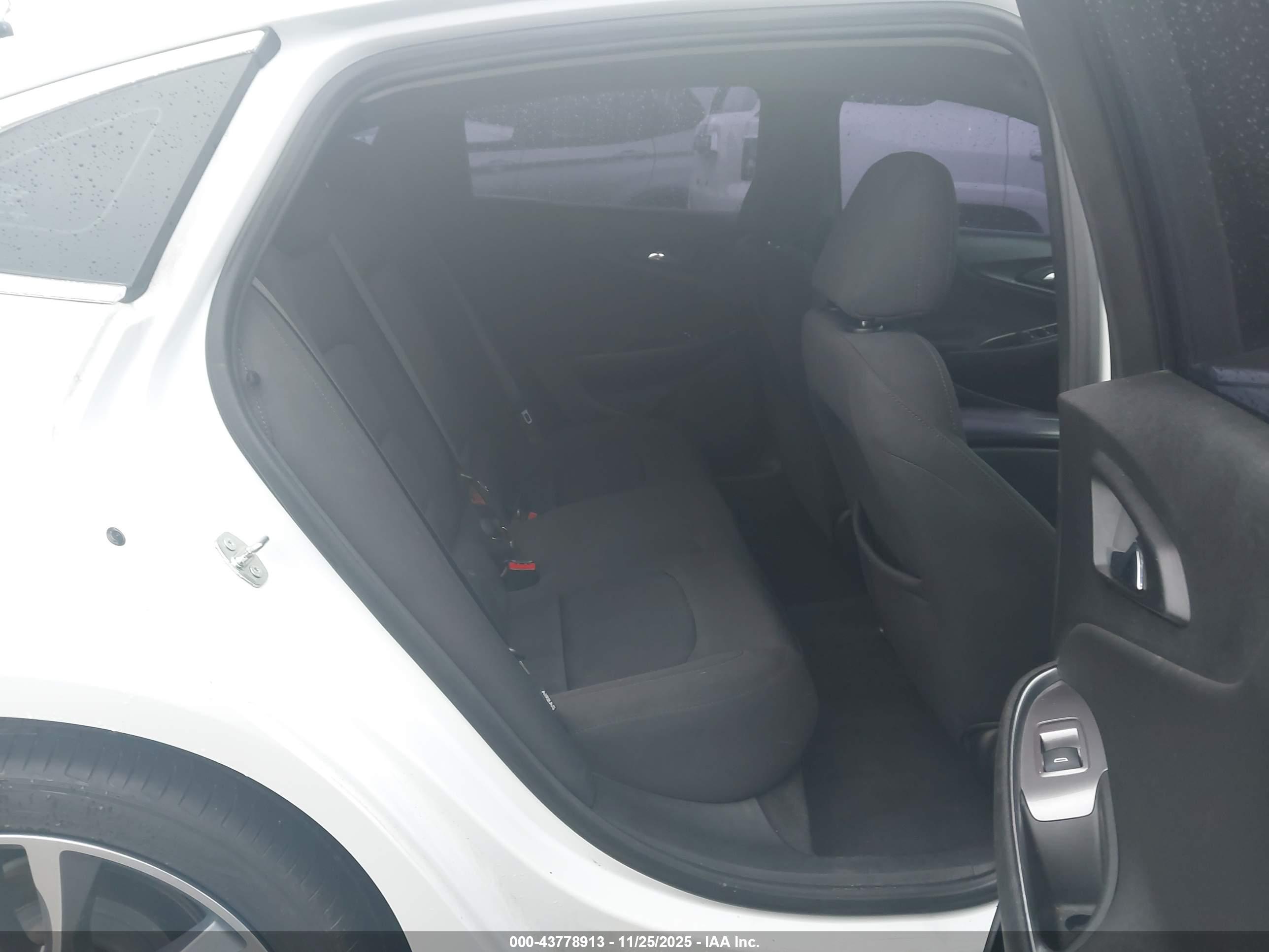 CHEVROLET MALIBU image 8