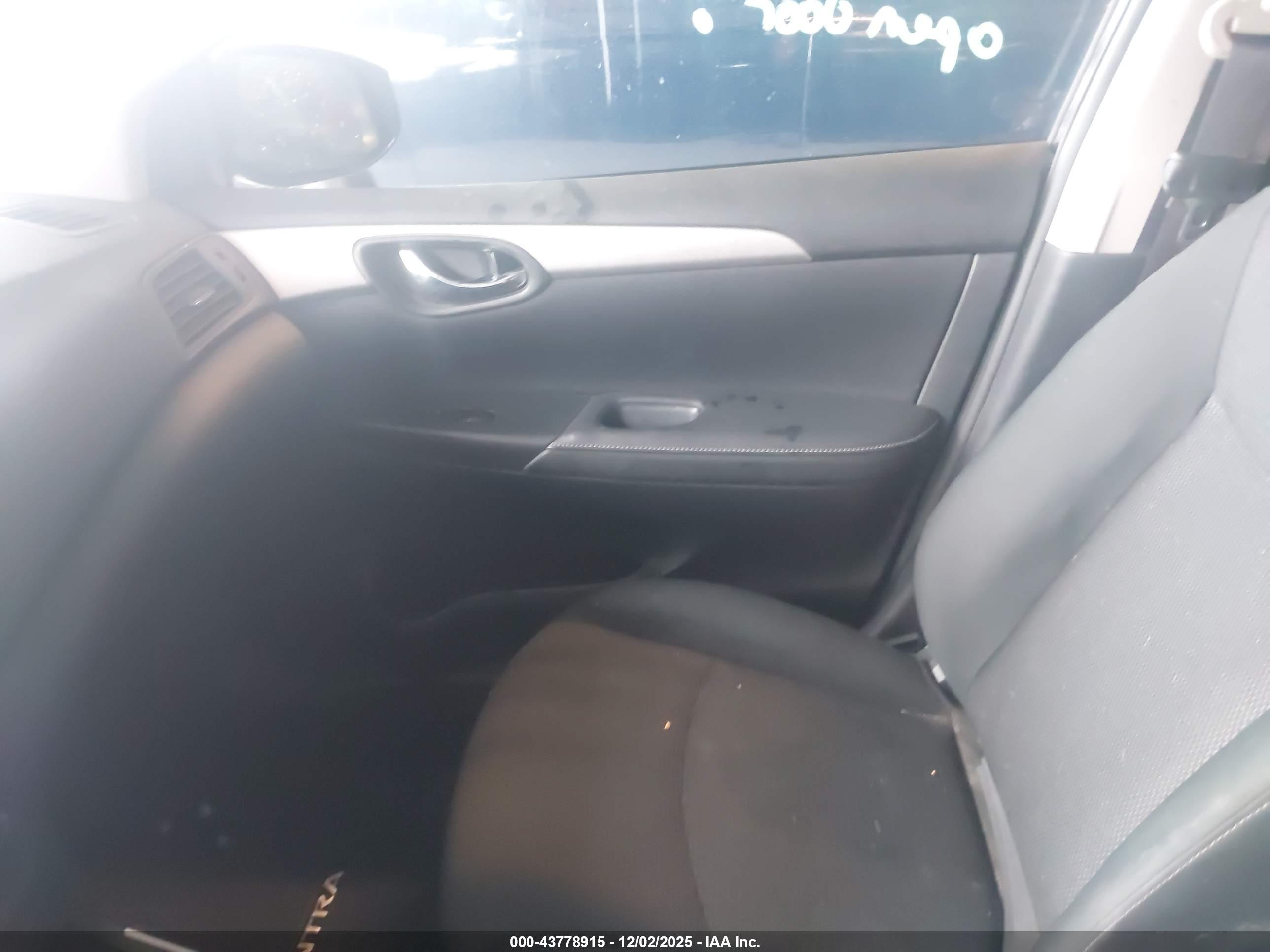 NISSAN SENTRA image 5