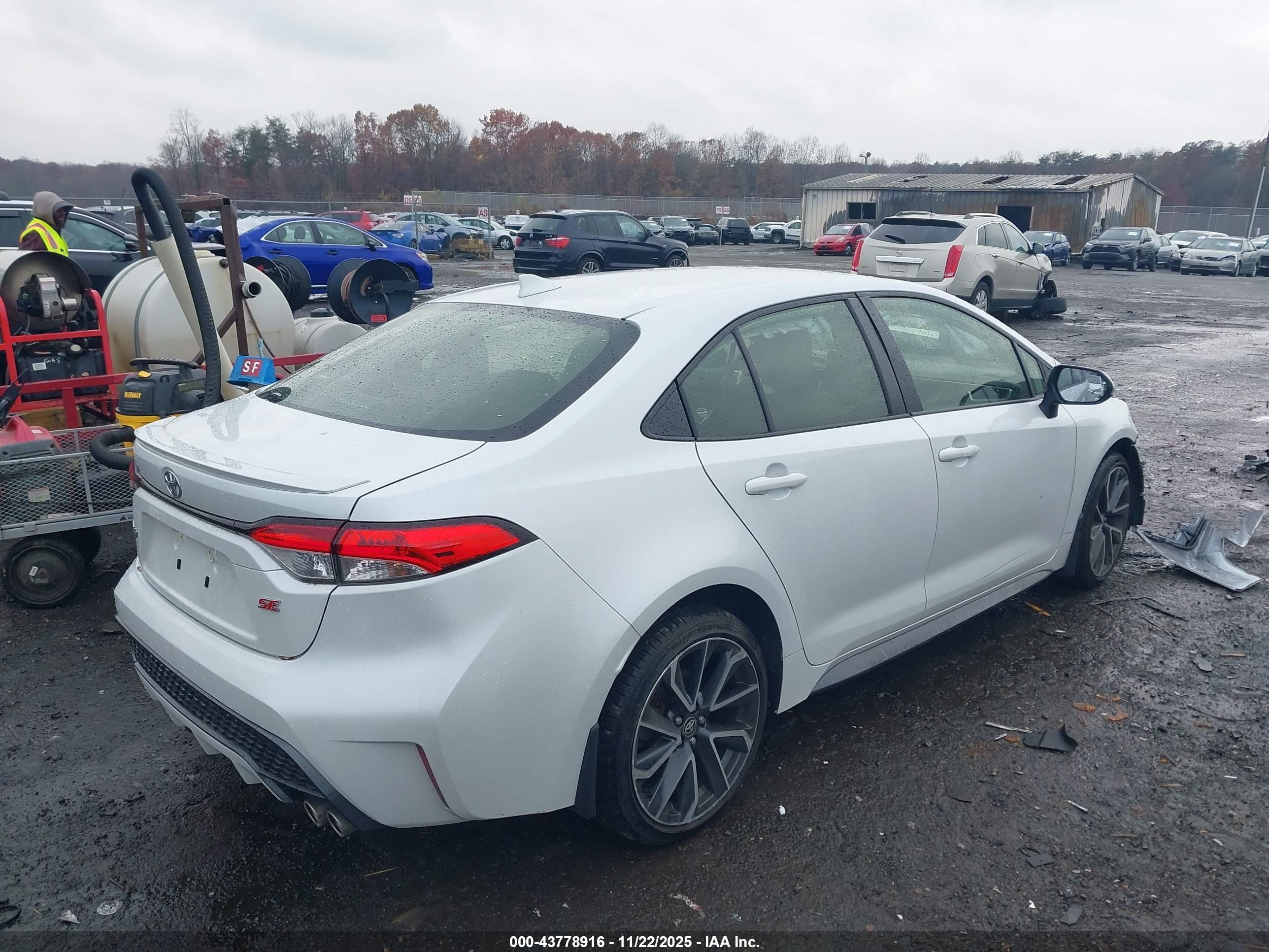 TOYOTA COROLLA image 4