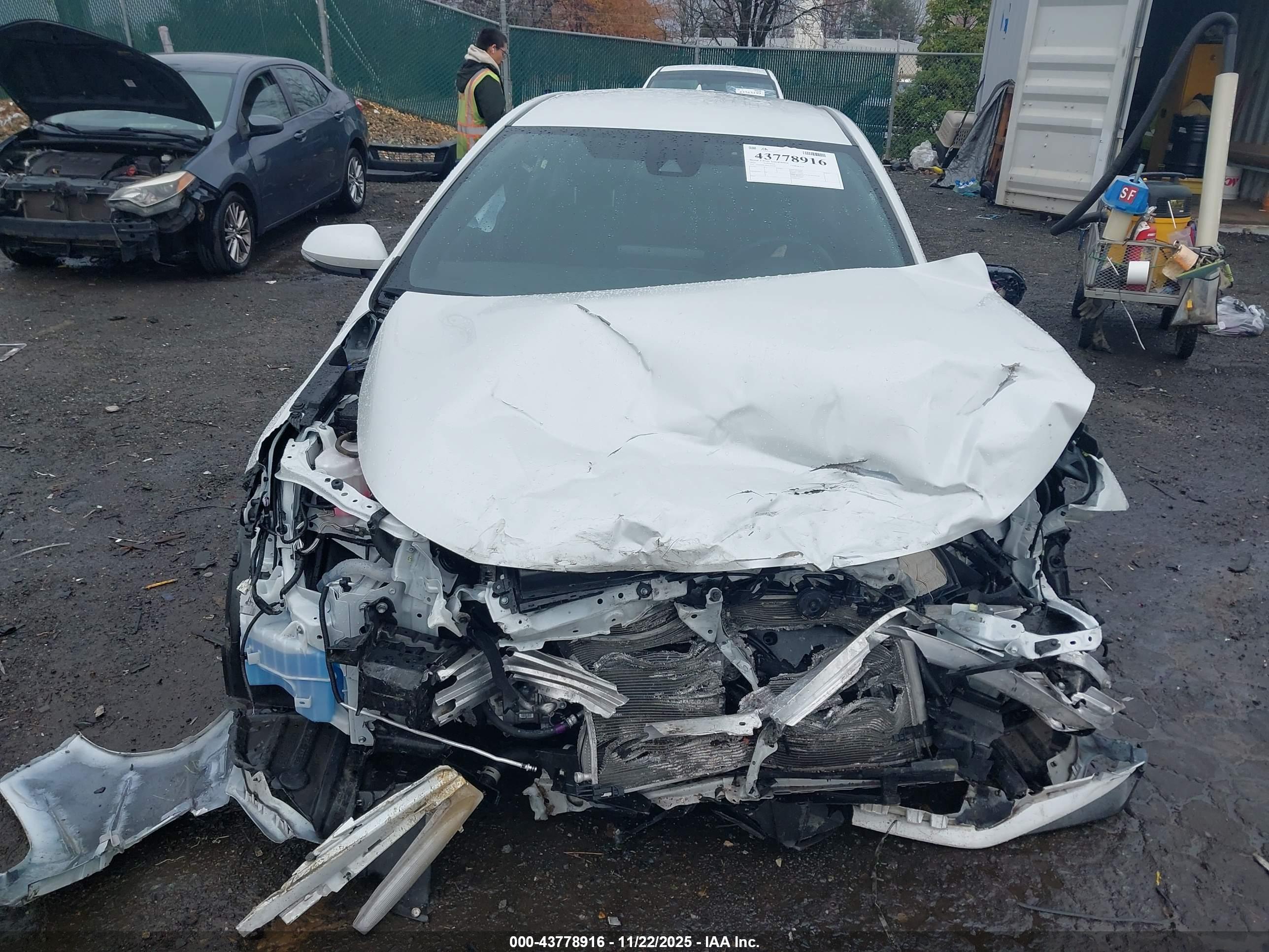 TOYOTA COROLLA image 6