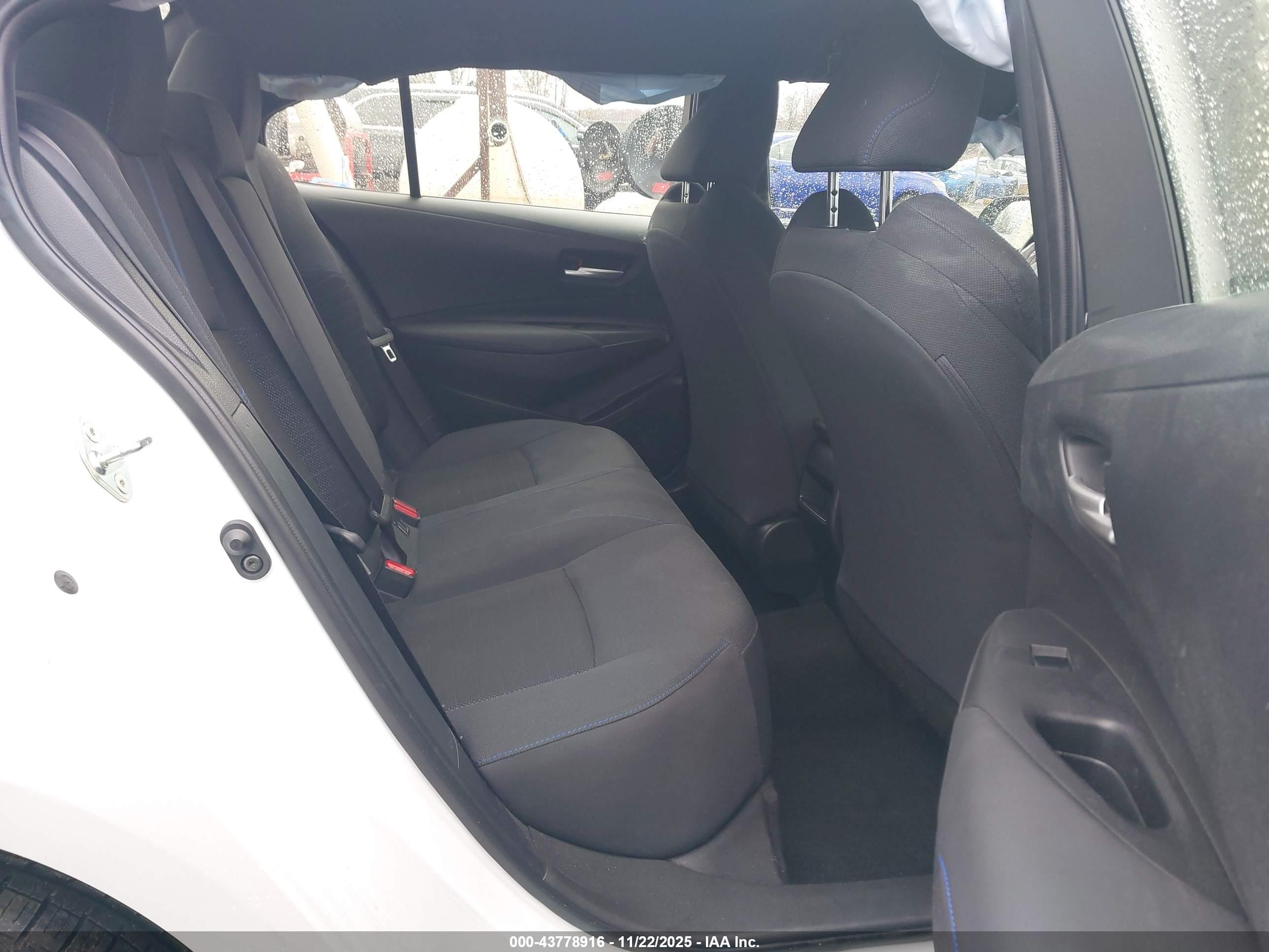 TOYOTA COROLLA image 8