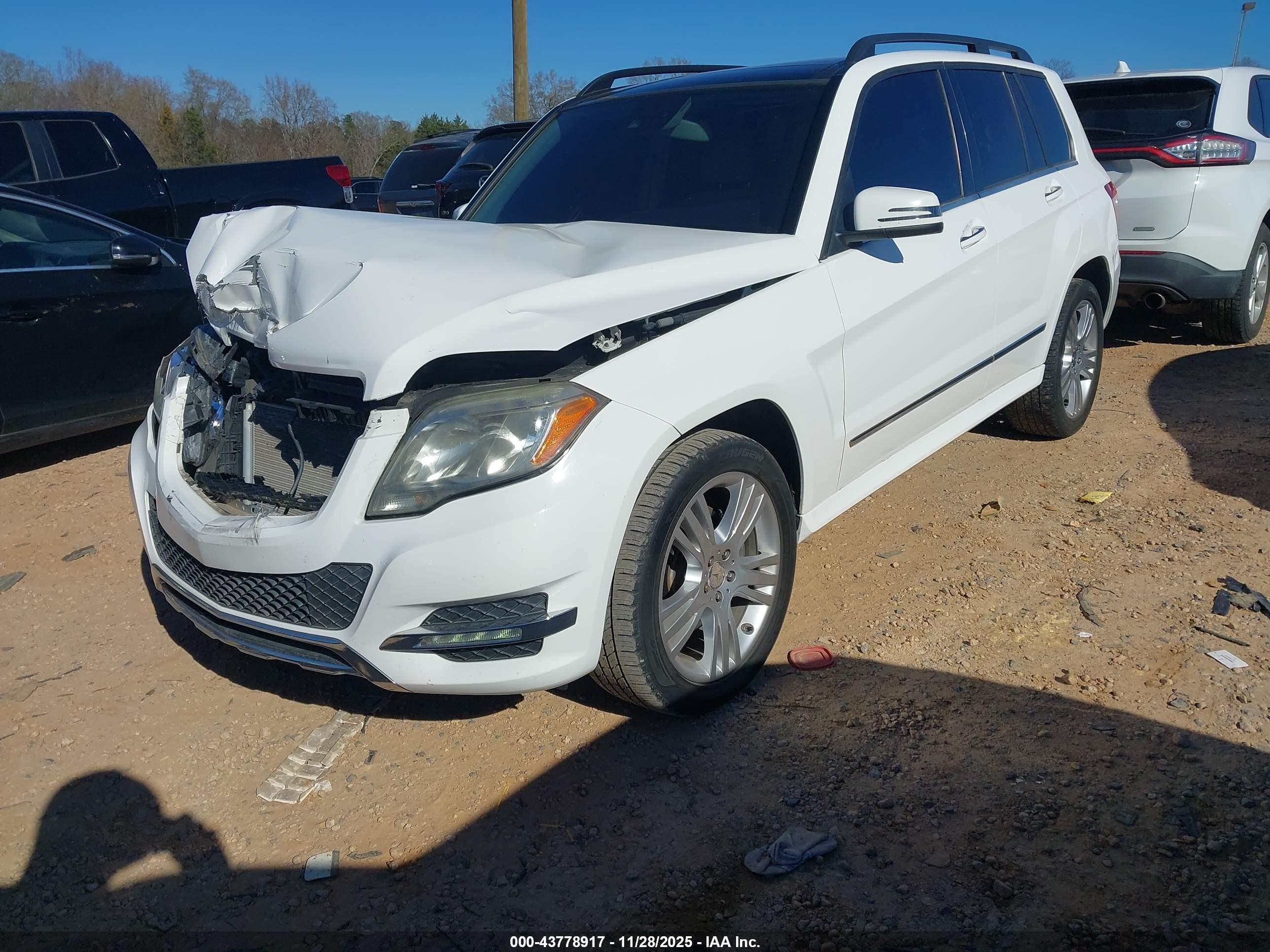 MERCEDES-BENZ GLK image 2