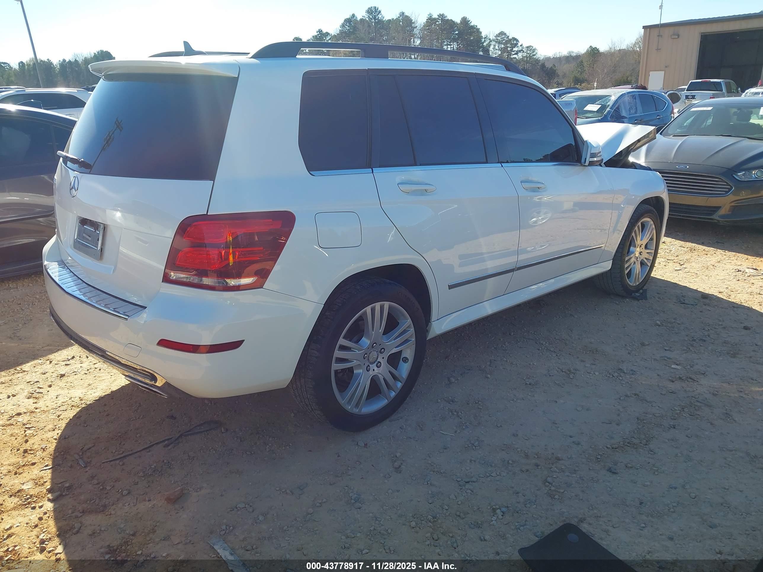 MERCEDES-BENZ GLK image 4