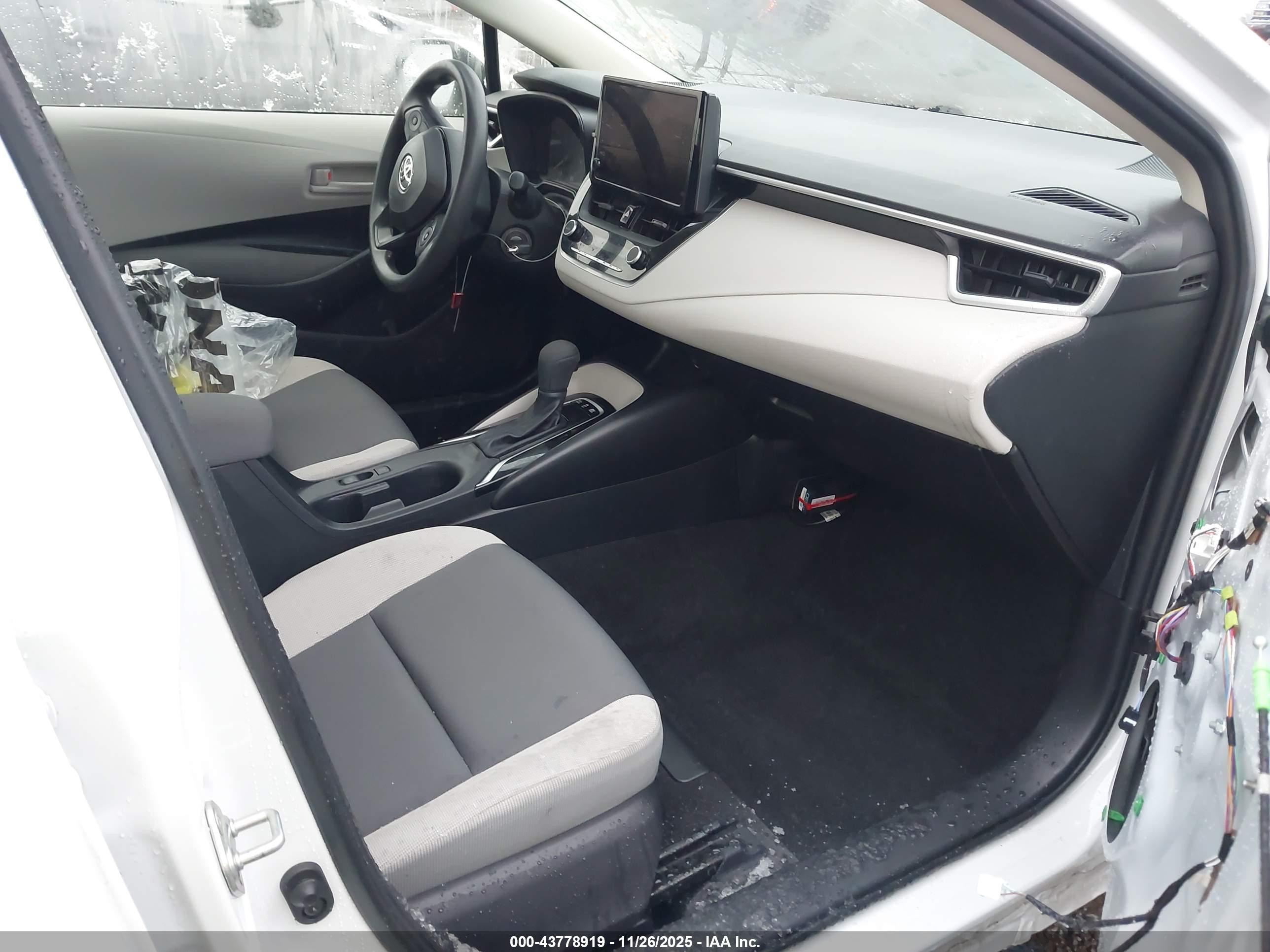 TOYOTA COROLLA image 5