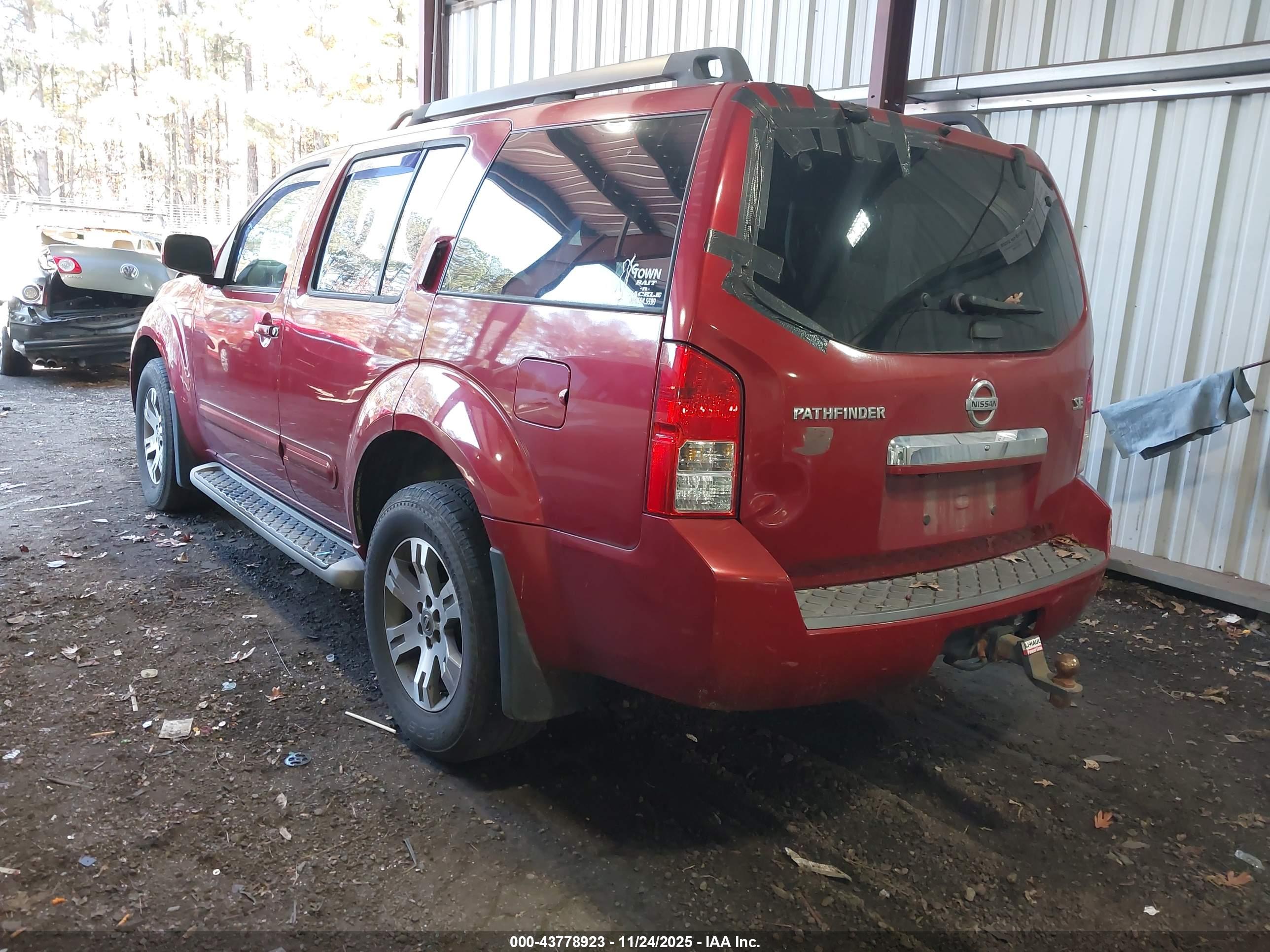 NISSAN PATHFINDER image 3