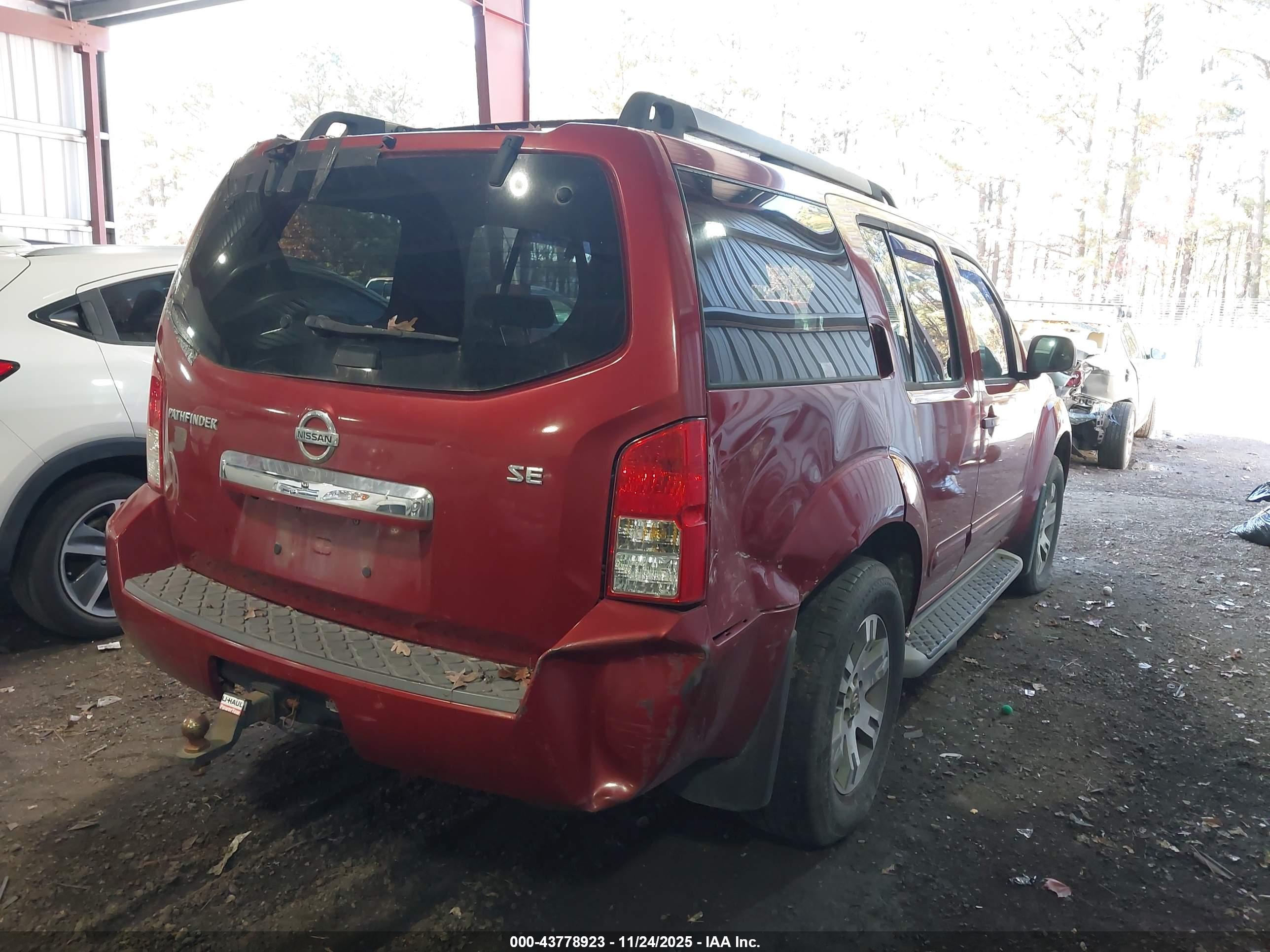 NISSAN PATHFINDER image 4