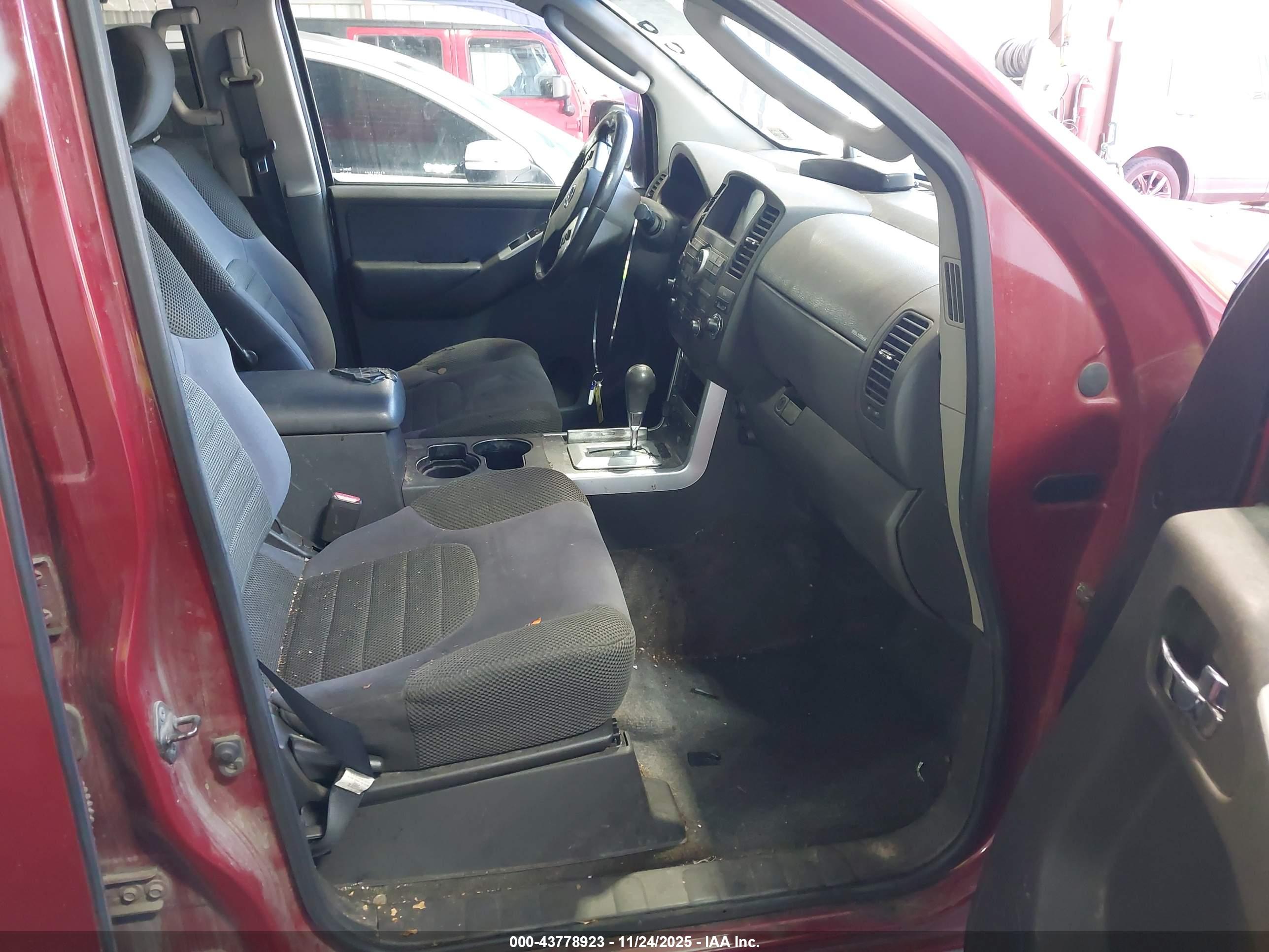 NISSAN PATHFINDER image 5