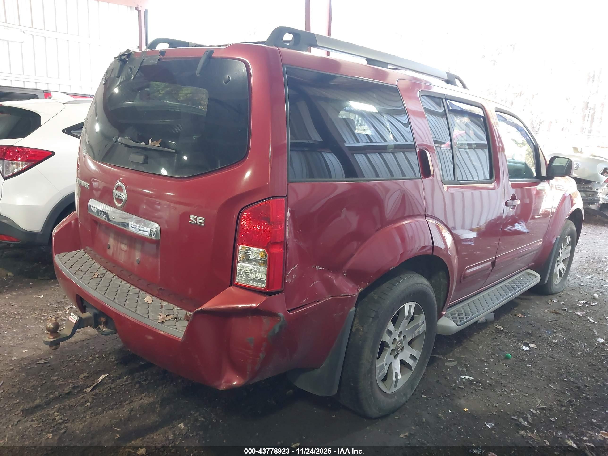 NISSAN PATHFINDER image 6