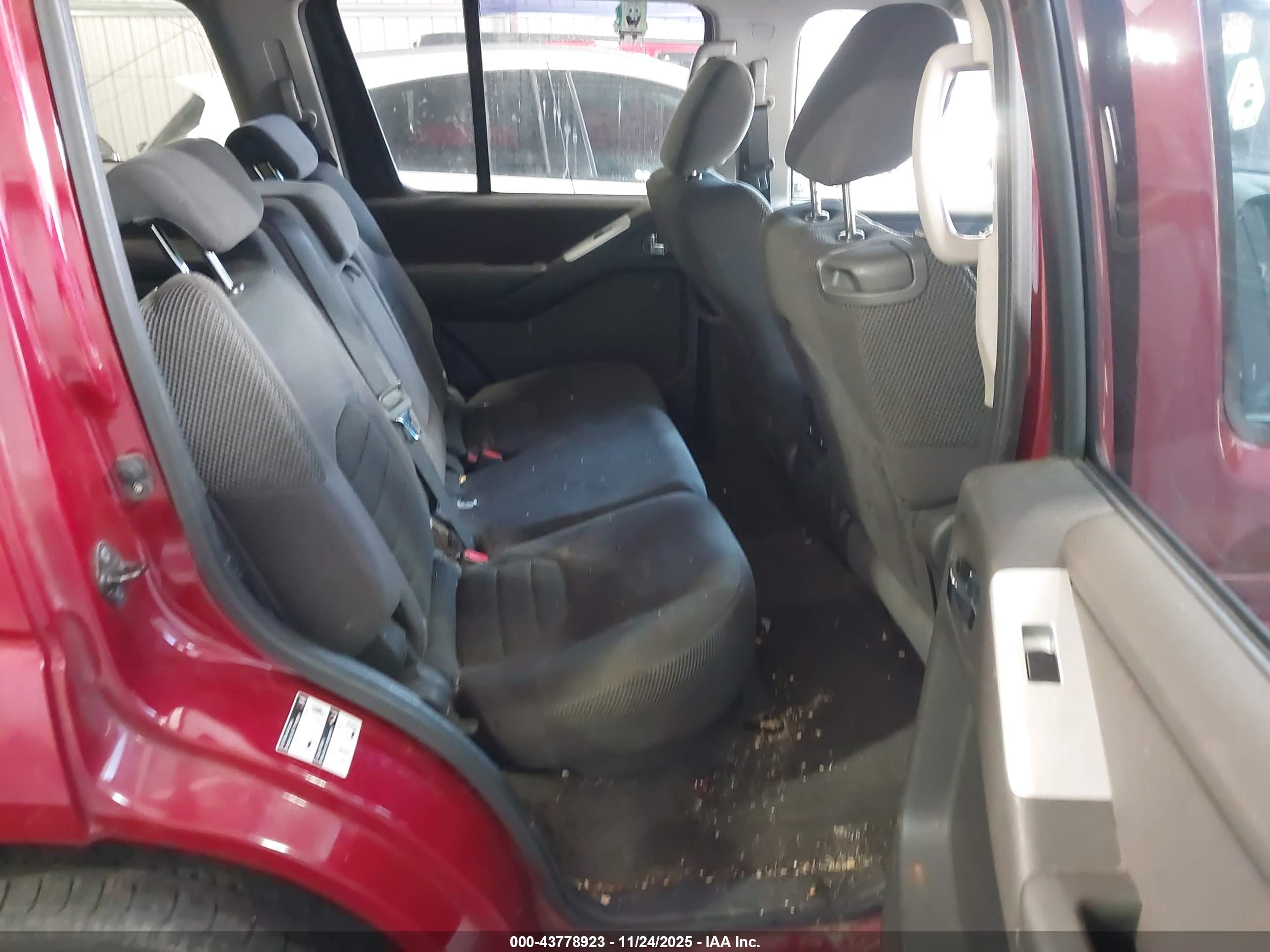 NISSAN PATHFINDER image 8